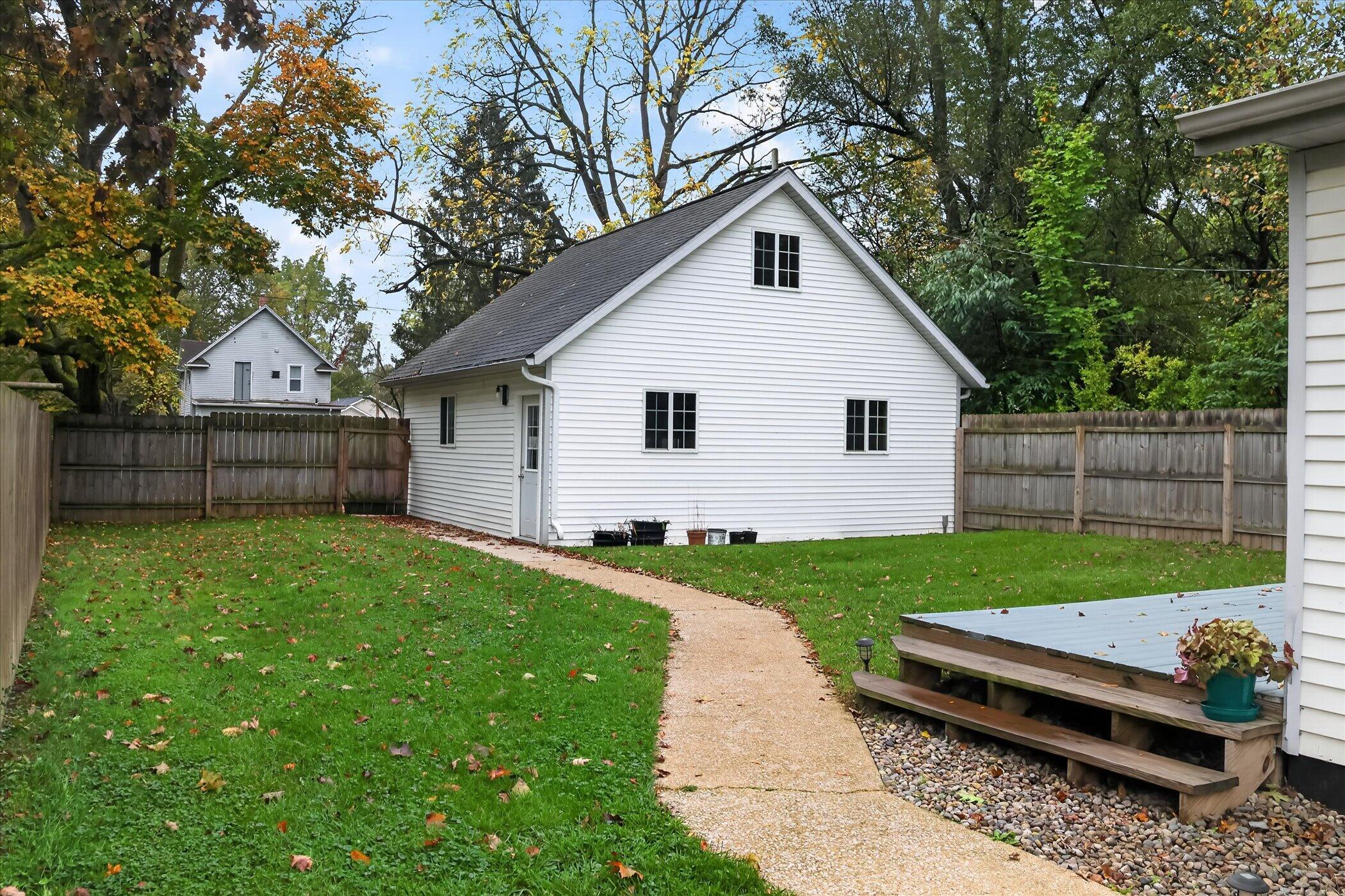 2513 Parkview Avenue Kalamazoo MI 49008