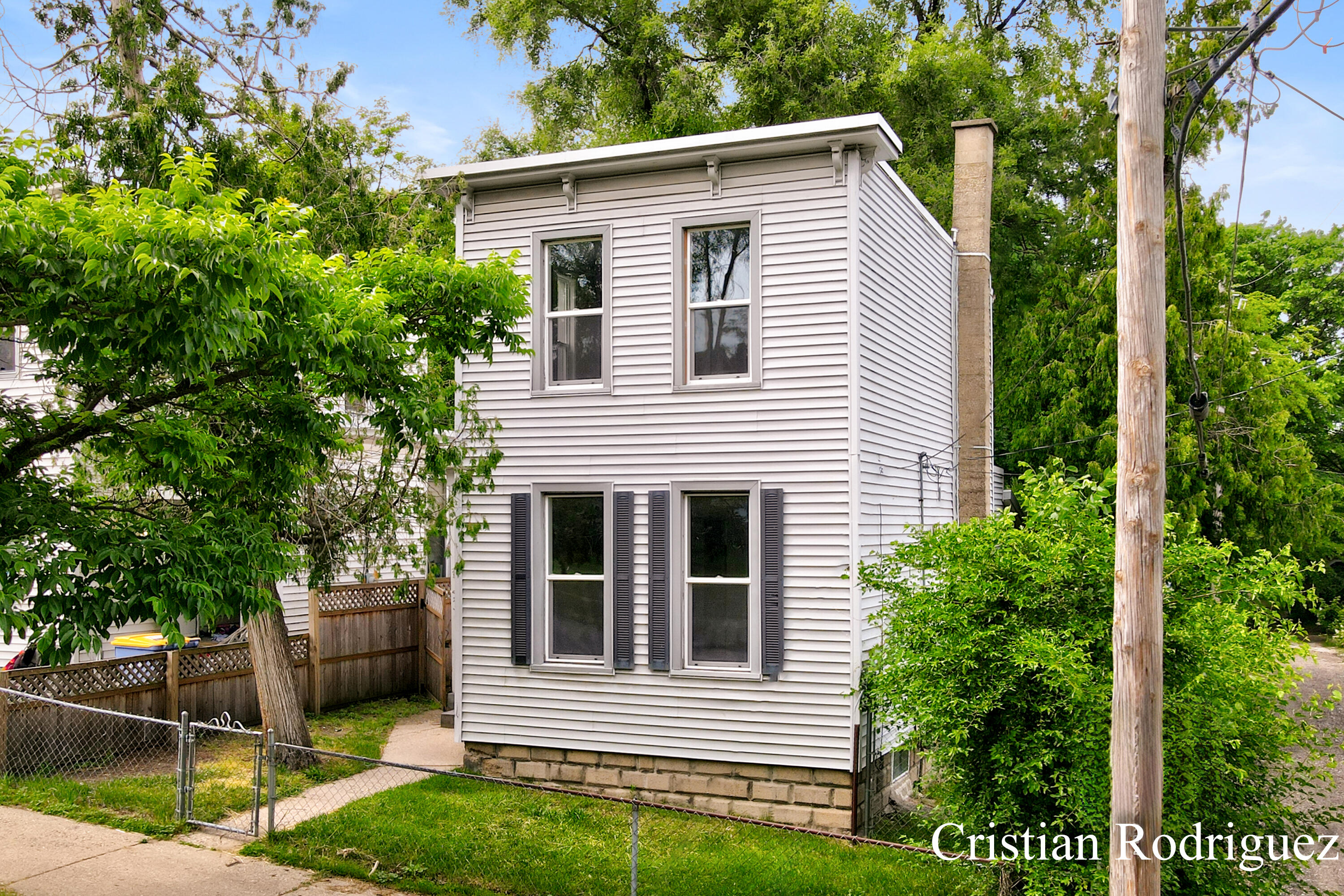 243 Fairbanks Street NE Grand Rapids MI 49503