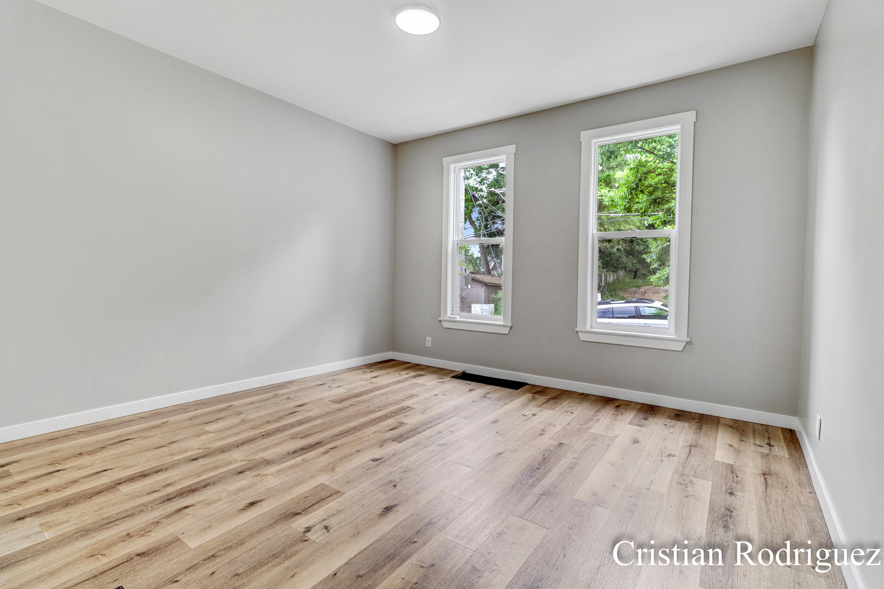 243 Fairbanks Street NE Grand Rapids MI 49503