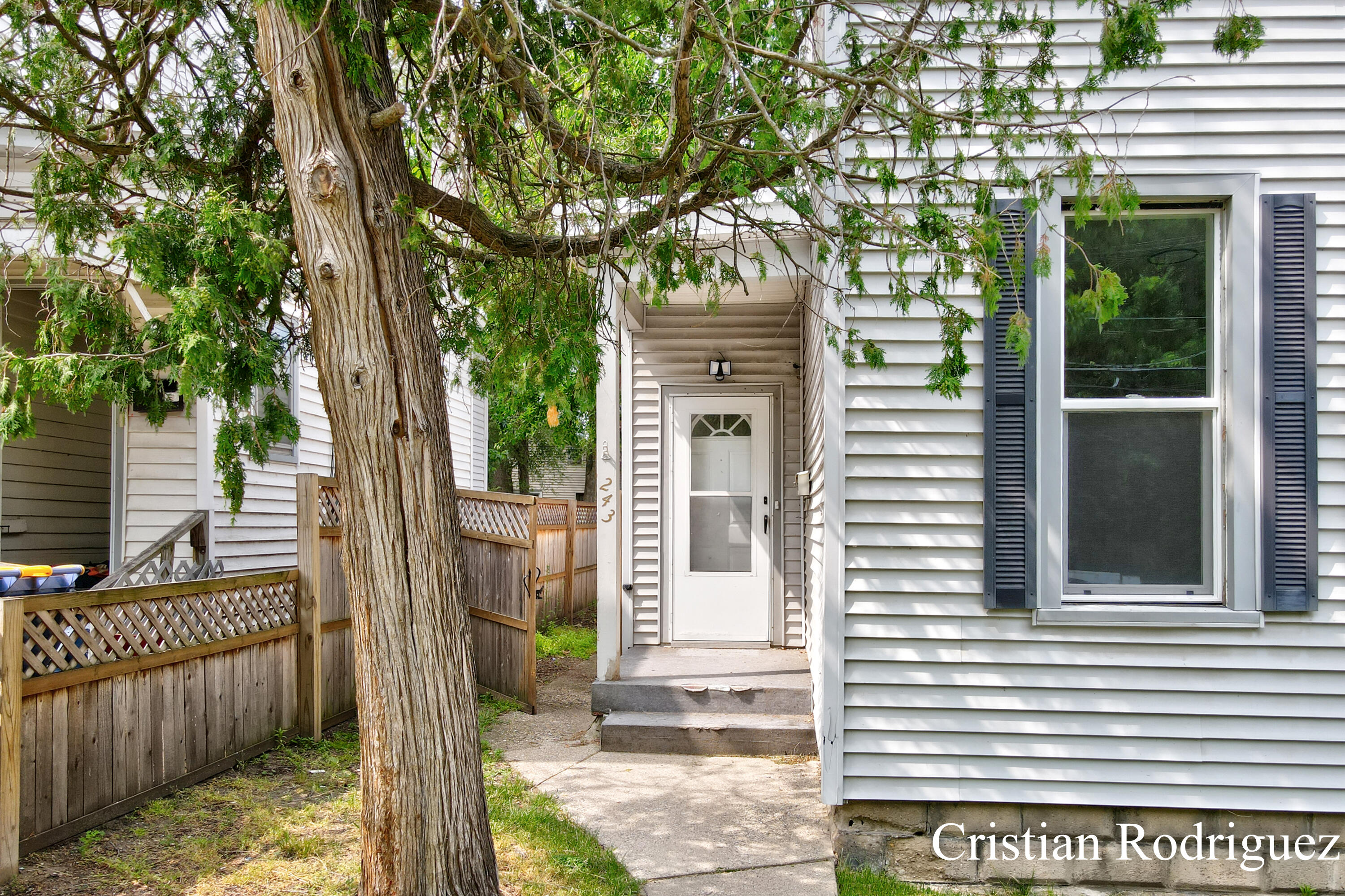 243 Fairbanks Street NE Grand Rapids MI 49503