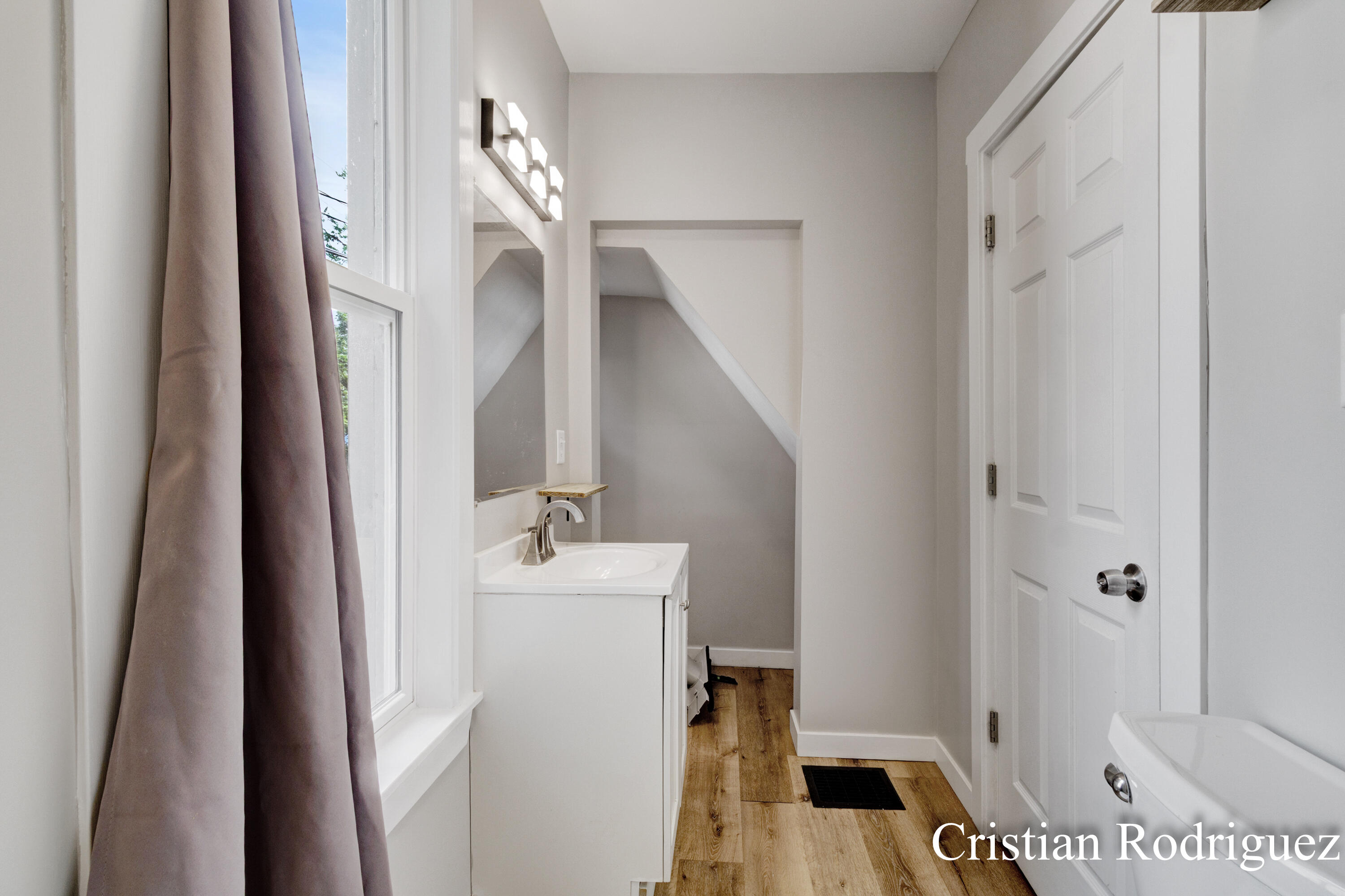 243 Fairbanks Street NE Grand Rapids MI 49503