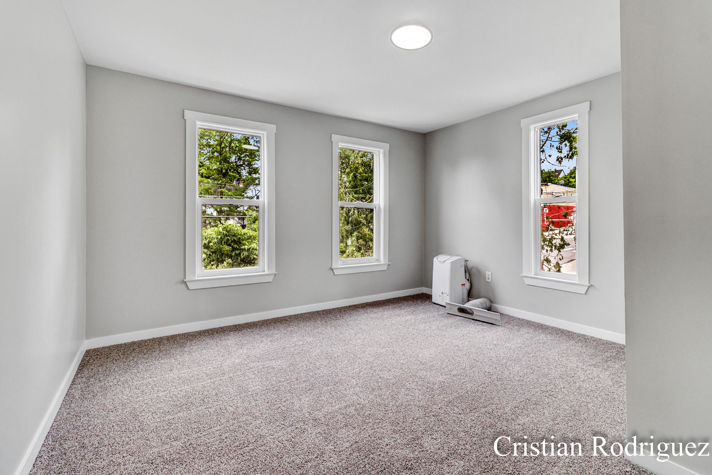 243 Fairbanks Street NE Grand Rapids MI 49503