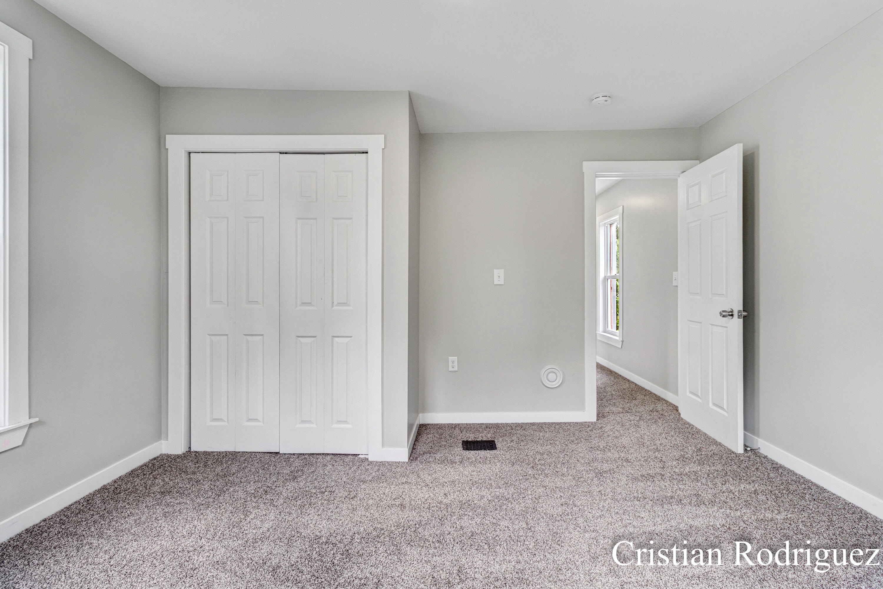 243 Fairbanks Street NE Grand Rapids MI 49503