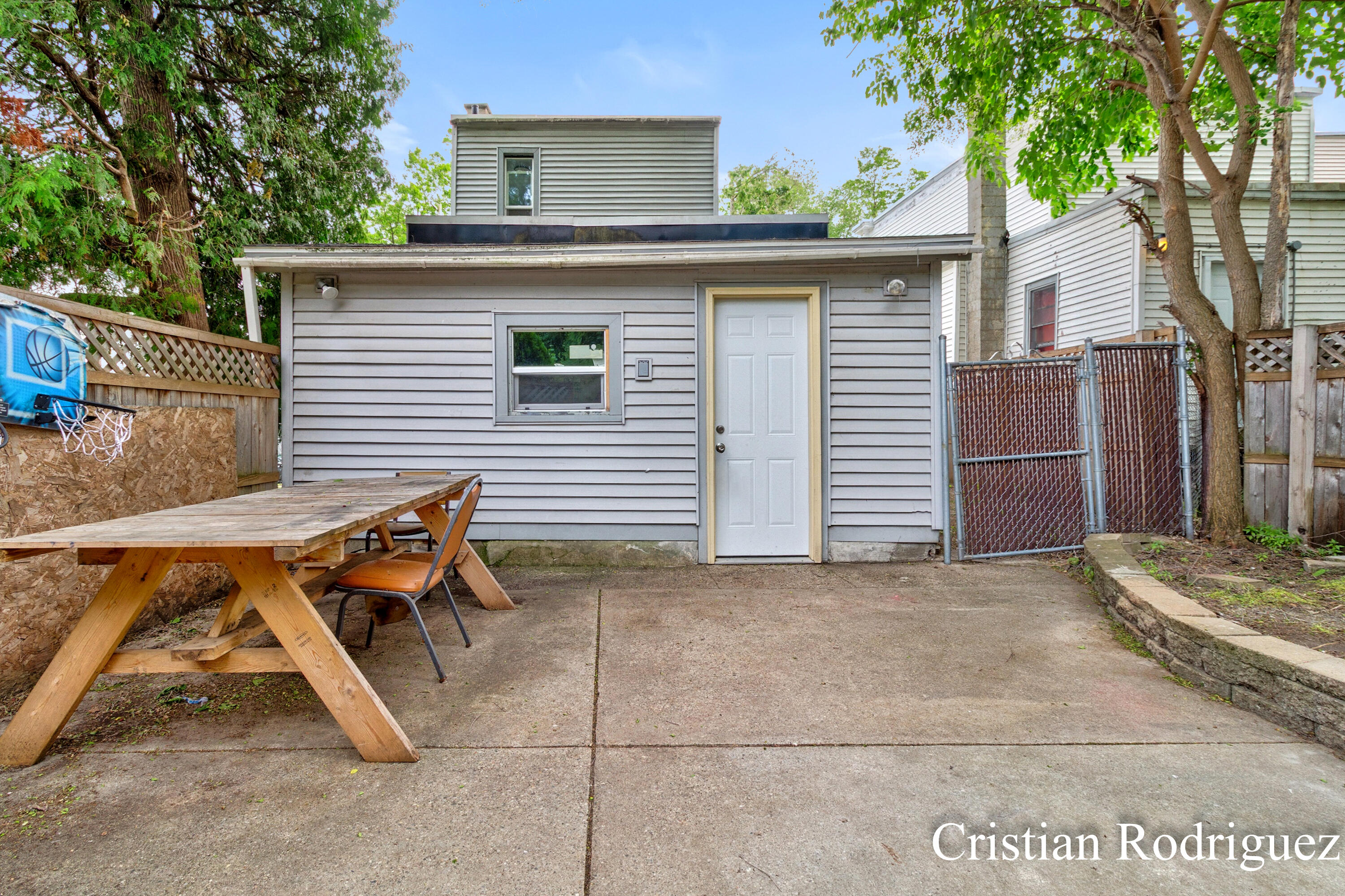 243 Fairbanks Street NE Grand Rapids MI 49503