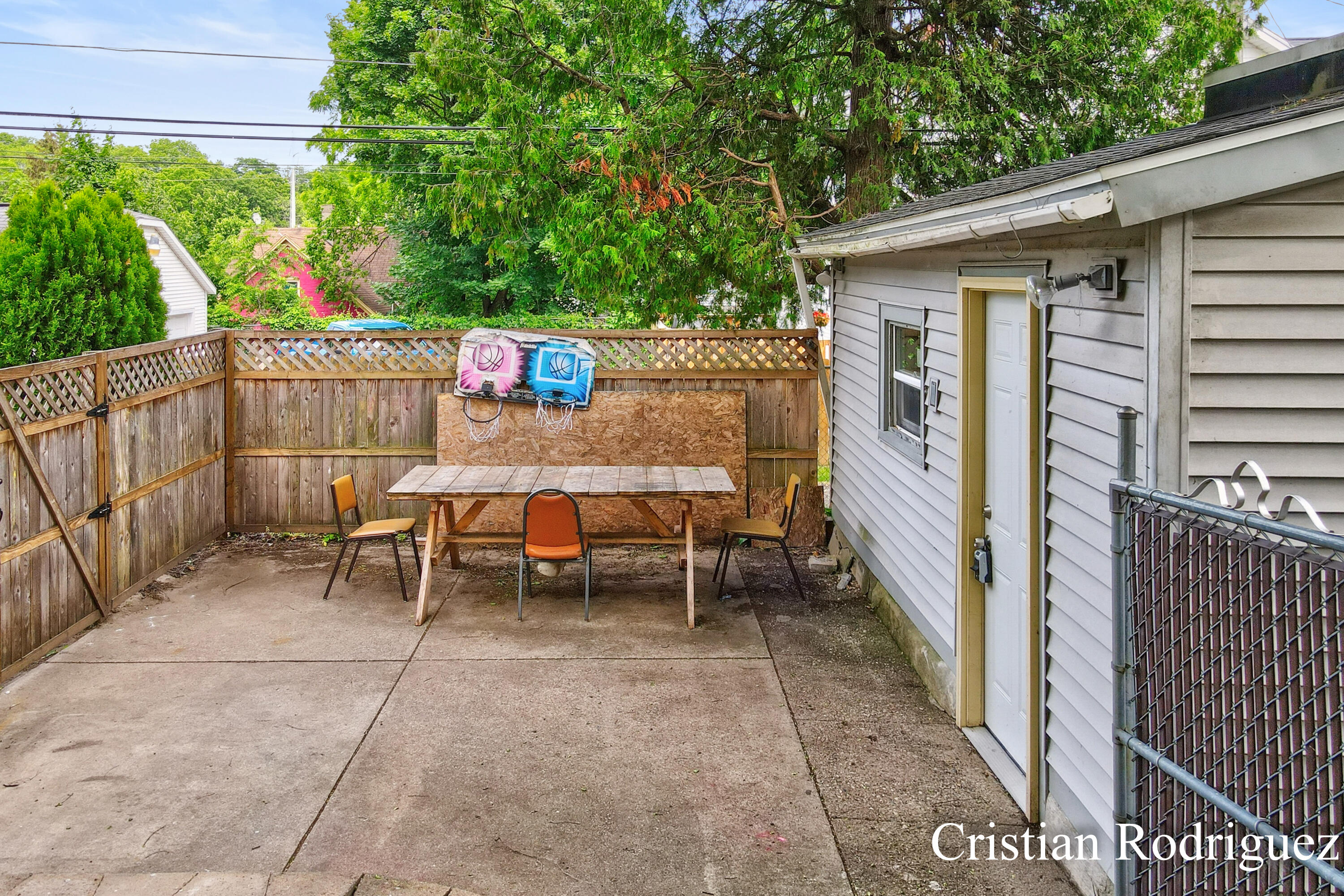 243 Fairbanks Street NE Grand Rapids MI 49503