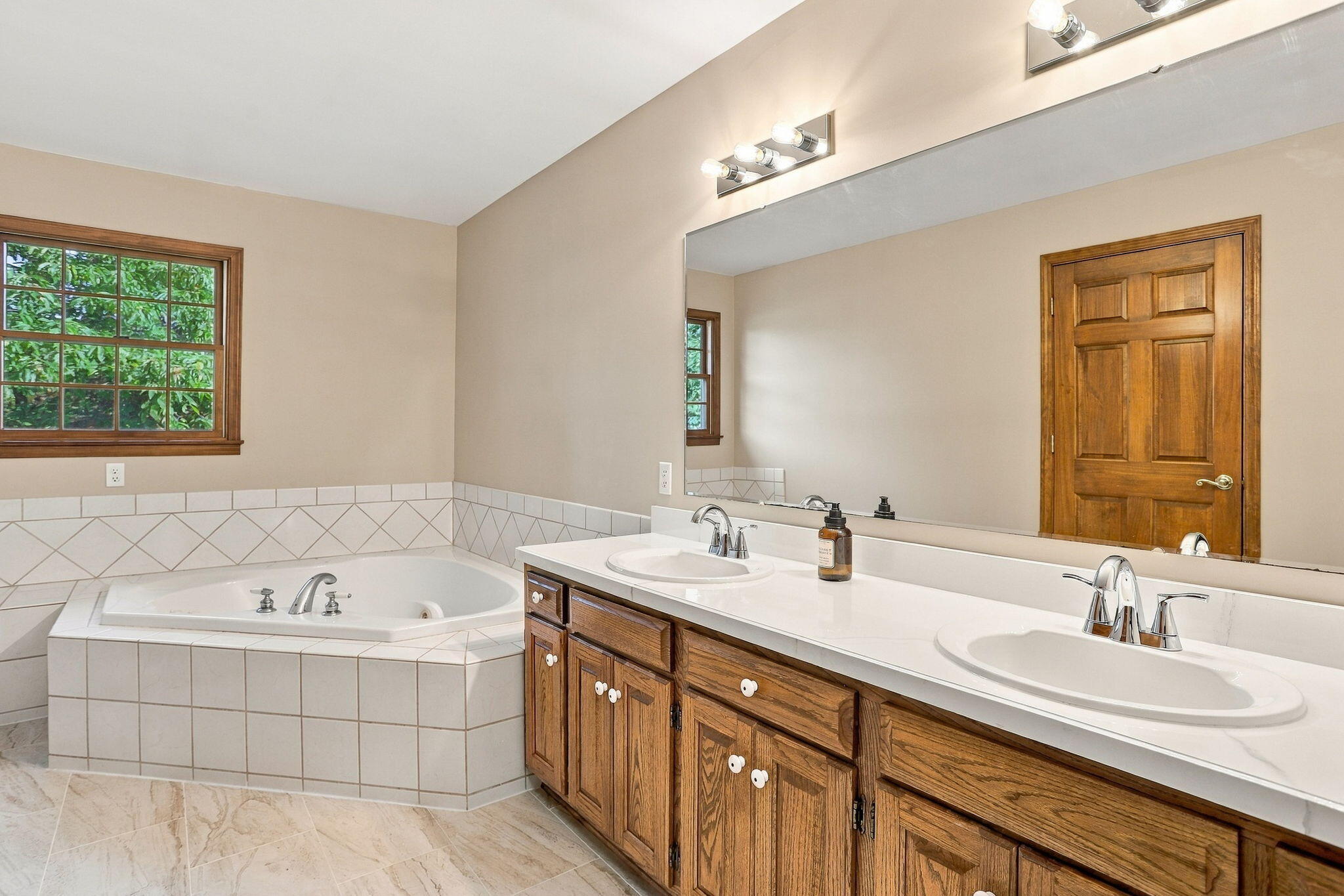6181 Hollywood Road Stevensville MI 49127