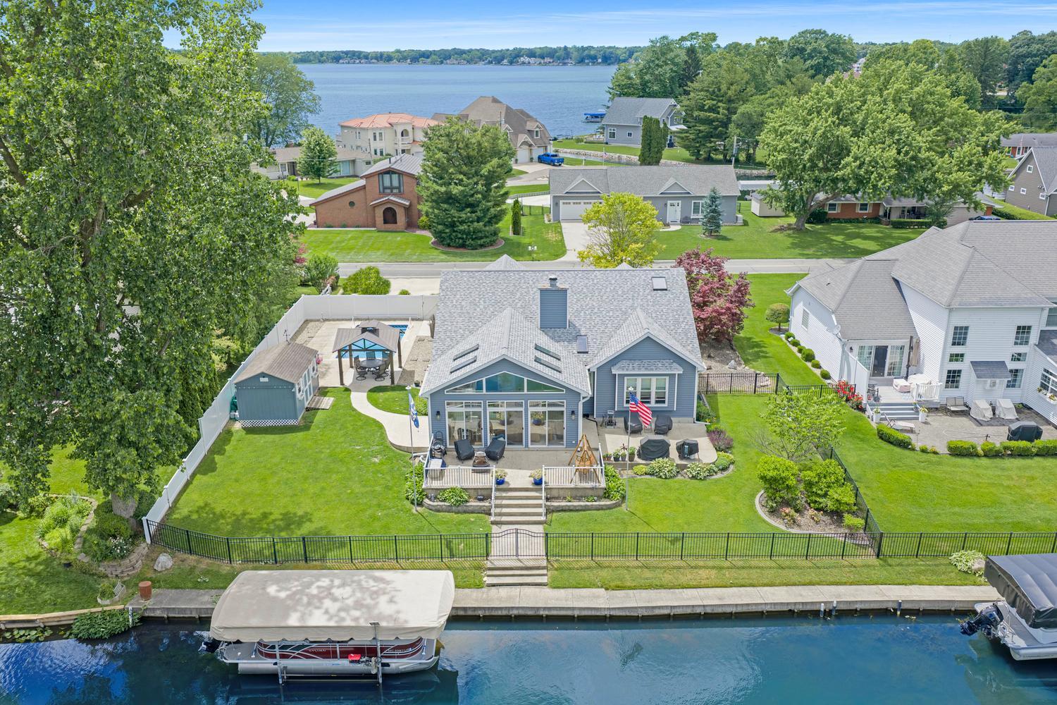 68271 Eagle Lake Road Edwardsburg MI 49112