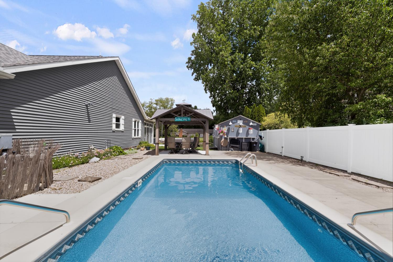 68271 Eagle Lake Road Edwardsburg MI 49112
