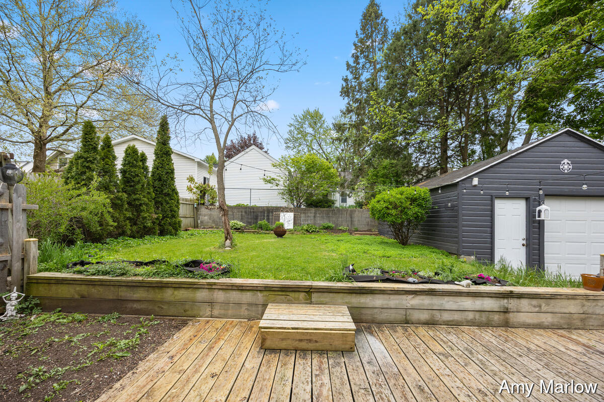 884 Hollywood Street NE Grand Rapids MI 49505