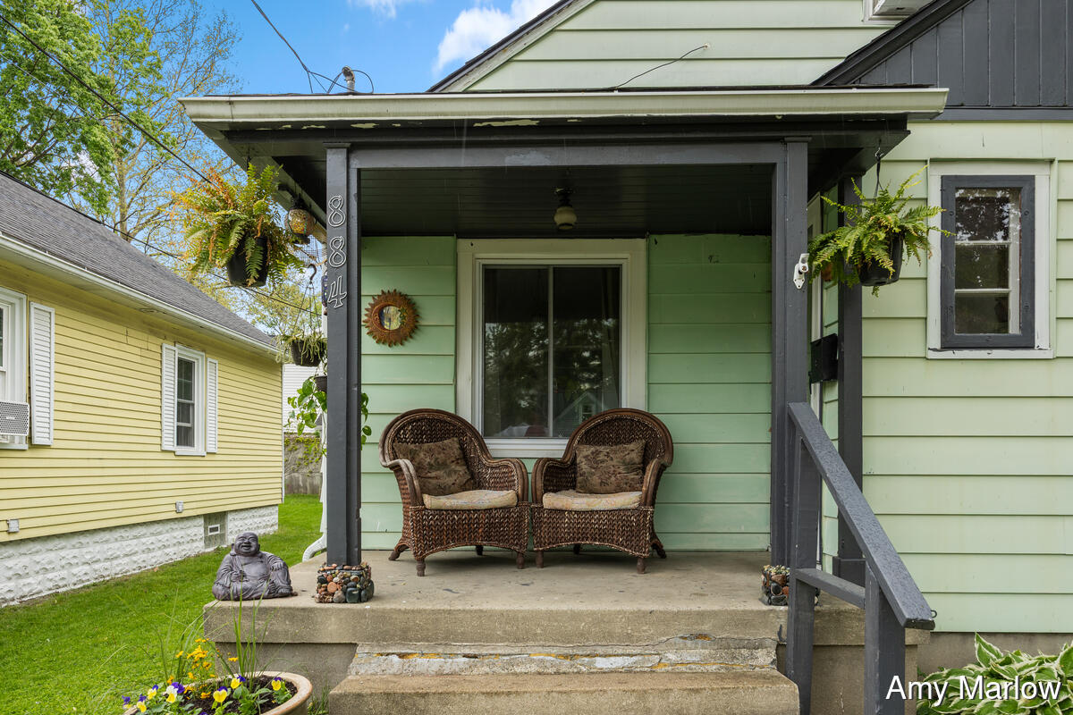 884 Hollywood Street NE Grand Rapids MI 49505