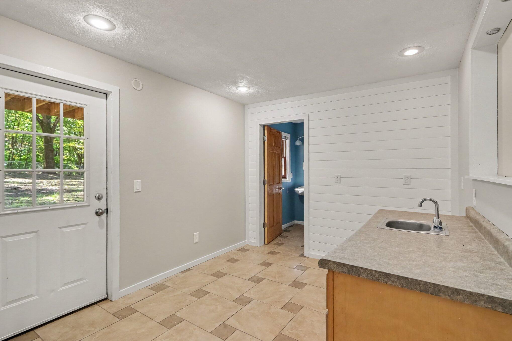 8329 W Kl Avenue Kalamazoo MI 49009