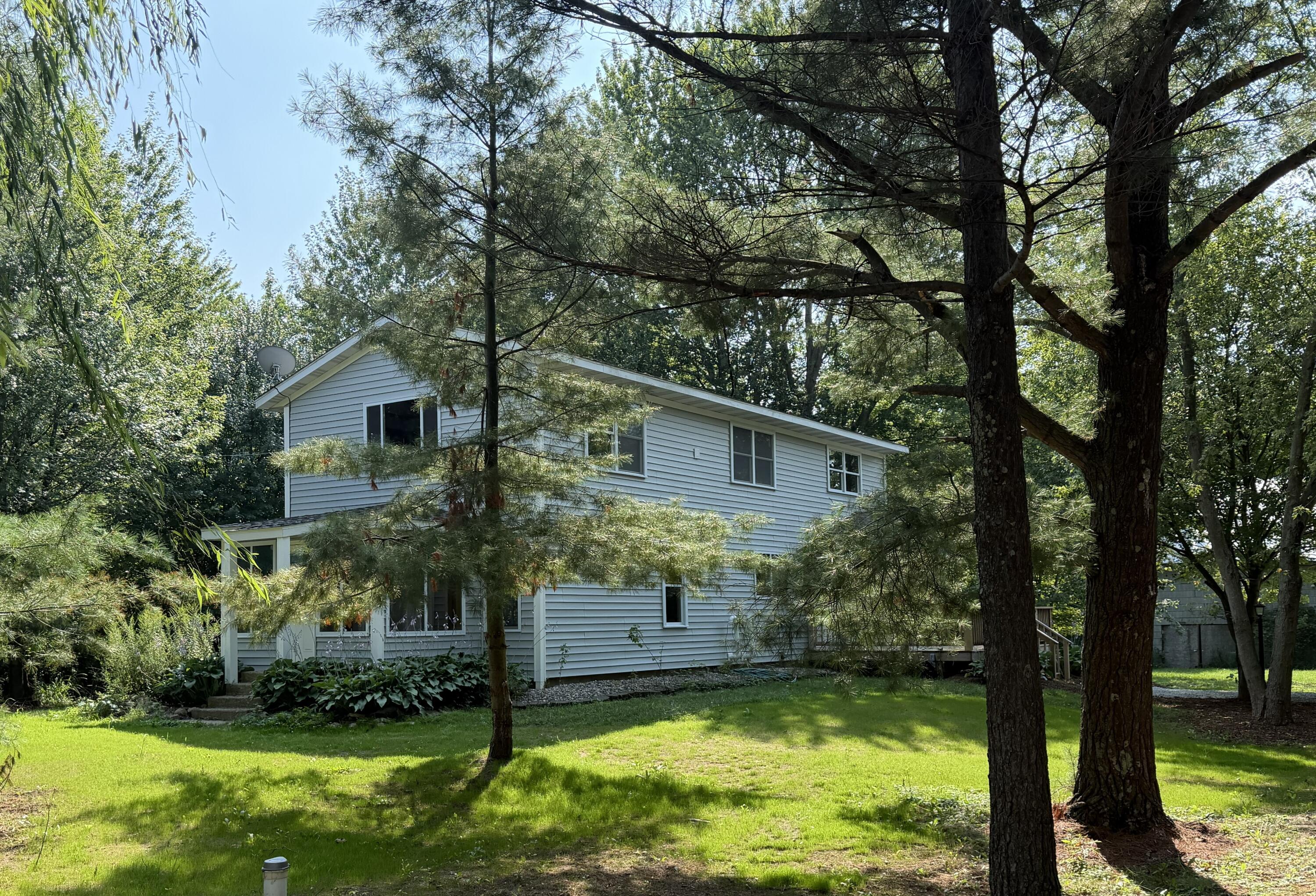 1658 66th Street Fennville MI 49408