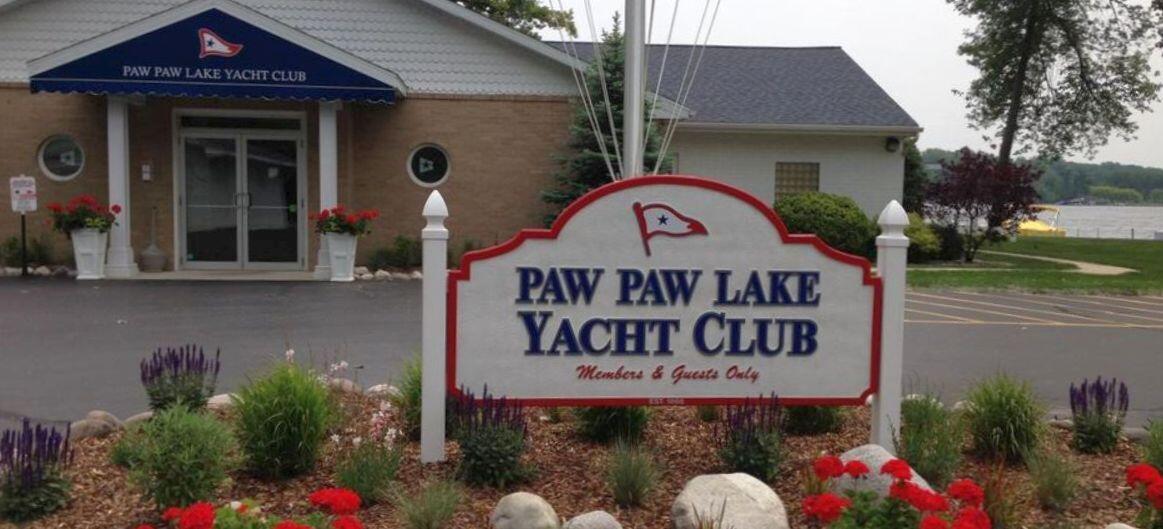 7927 Lakewood Drive Coloma MI 49038