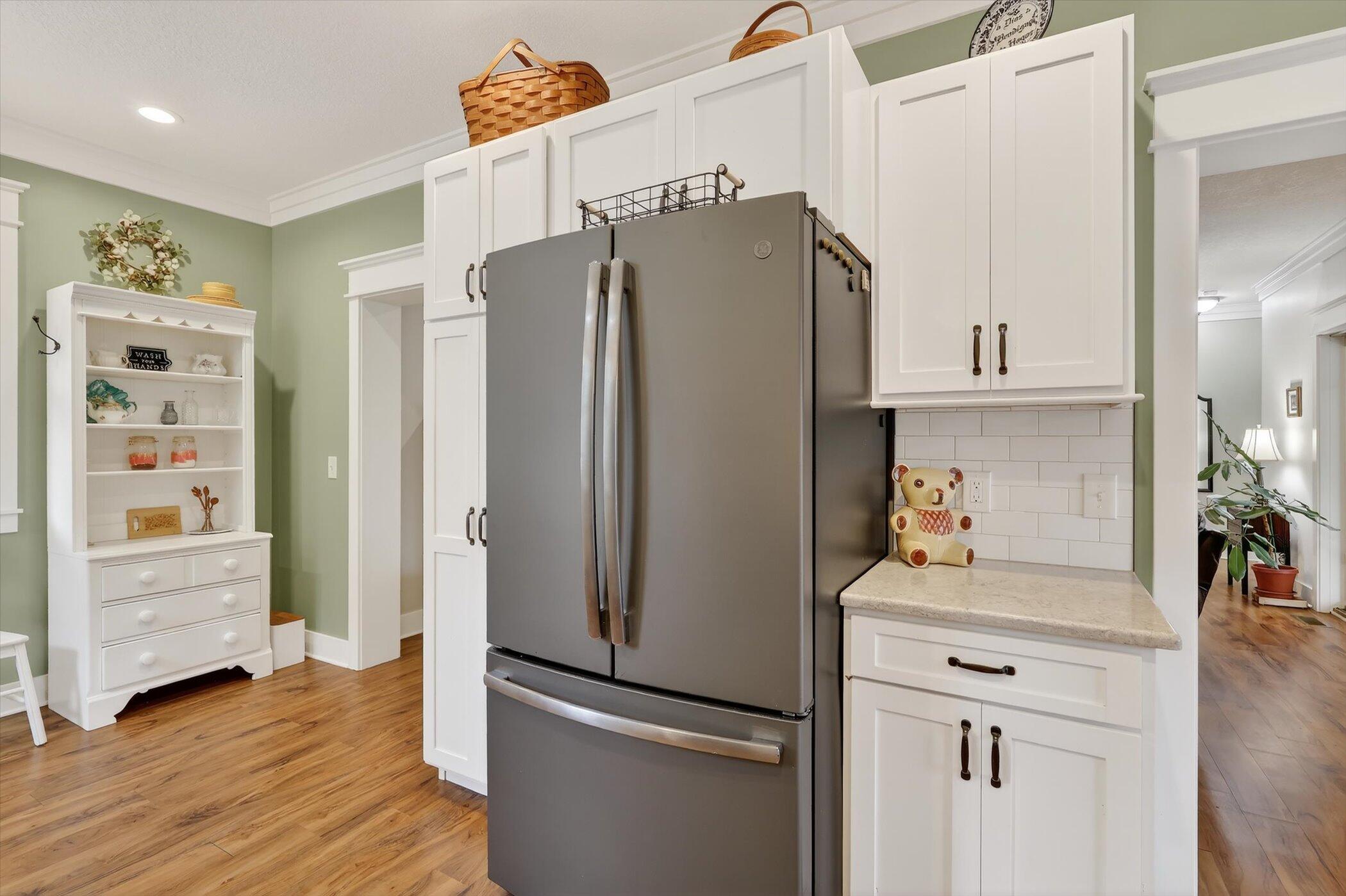 2214 Shelter Pointe Drive Kalamazoo MI 49008