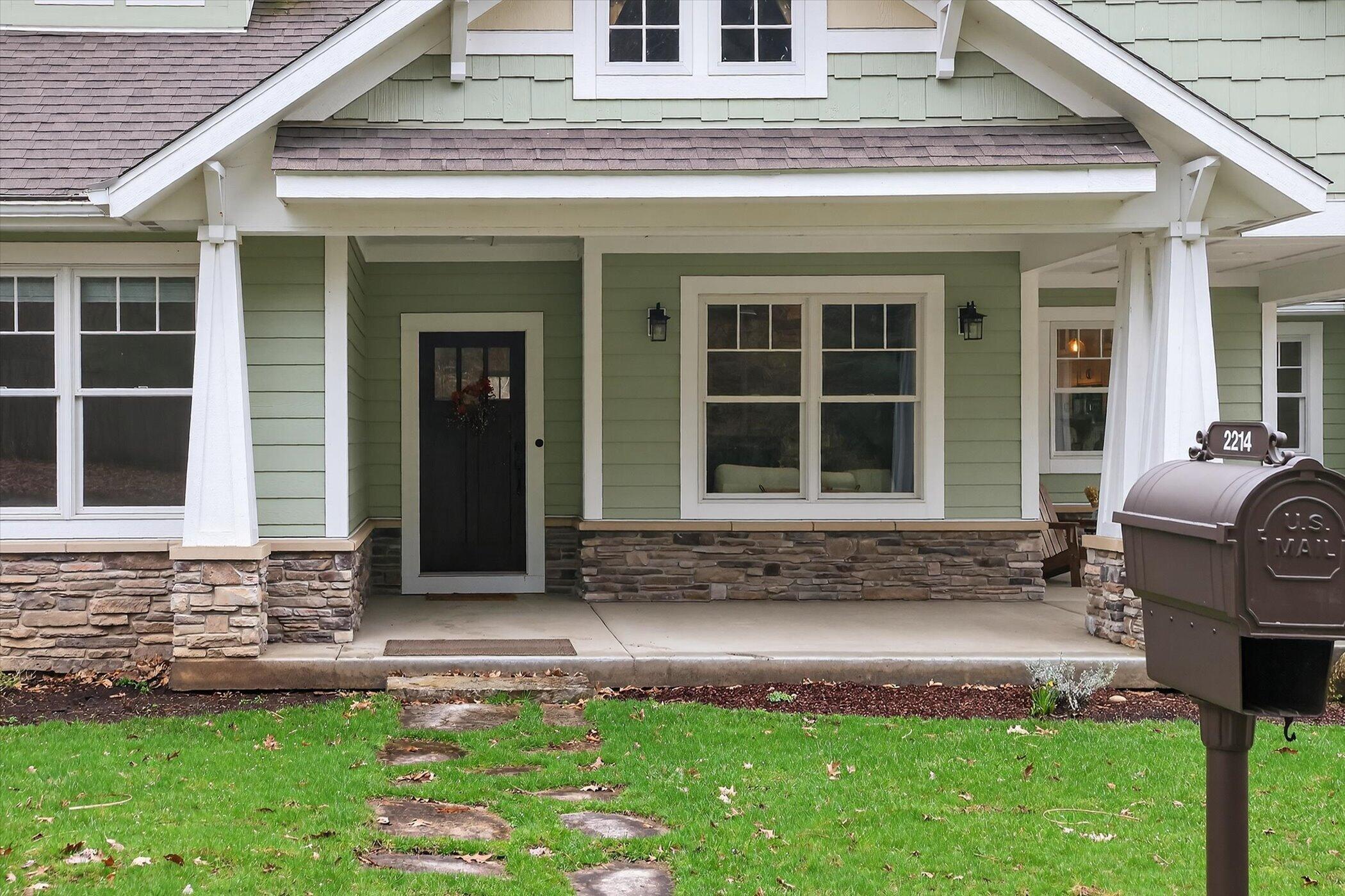 2214 Shelter Pointe Drive Kalamazoo MI 49008