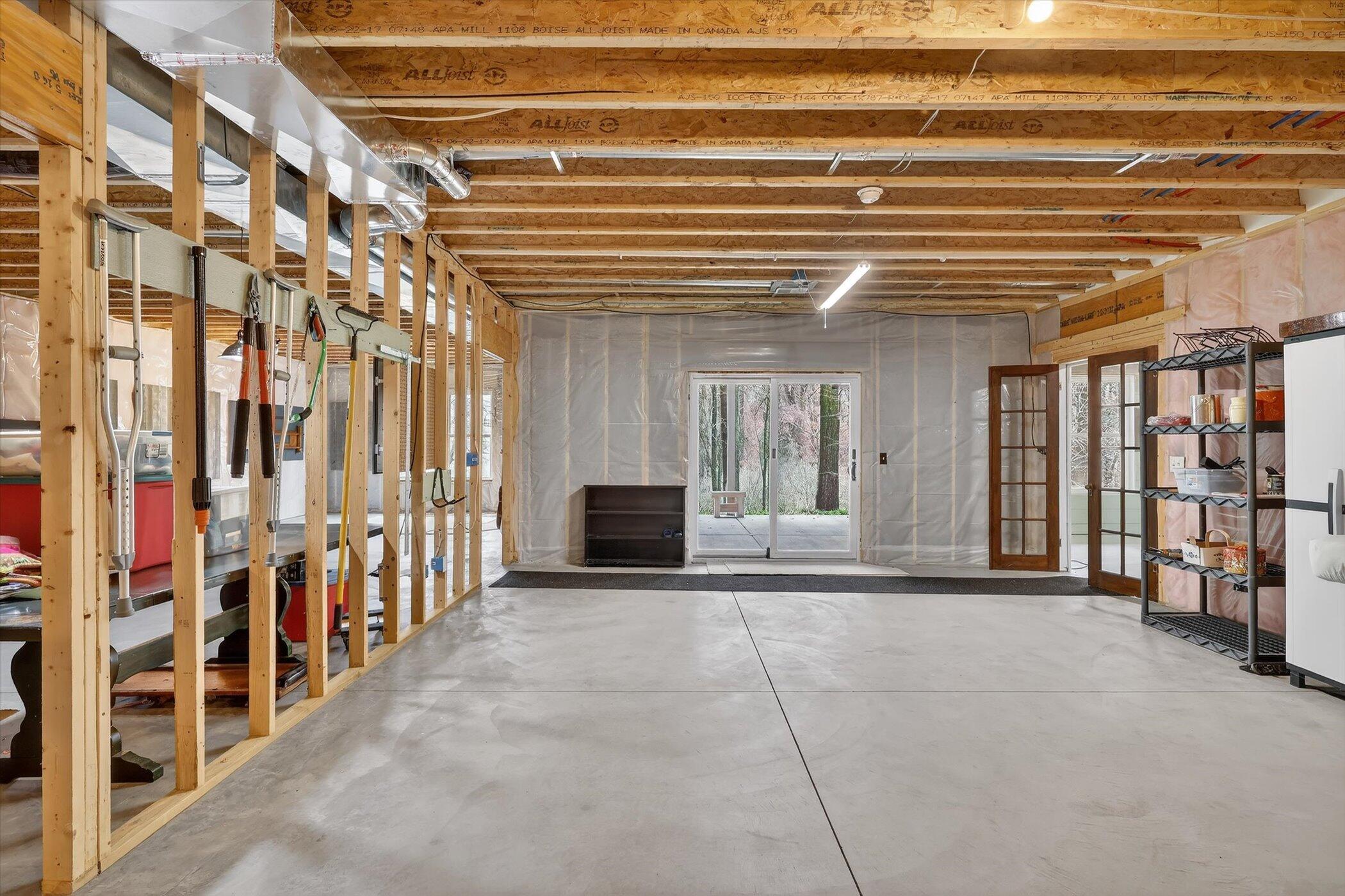 2214 Shelter Pointe Drive Kalamazoo MI 49008