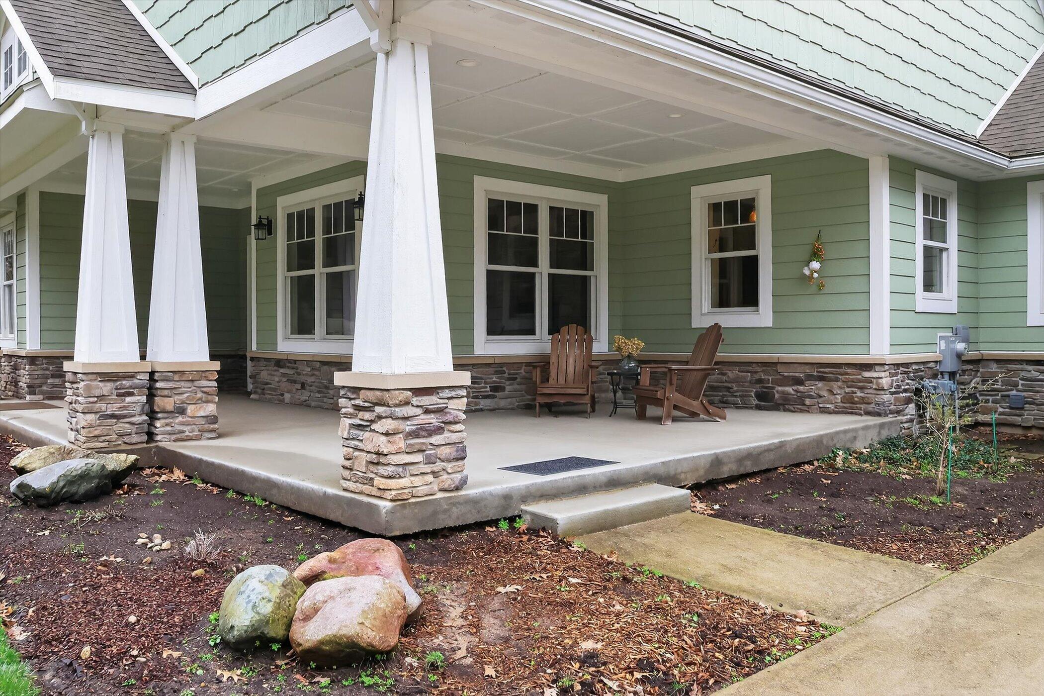 2214 Shelter Pointe Drive Kalamazoo MI 49008