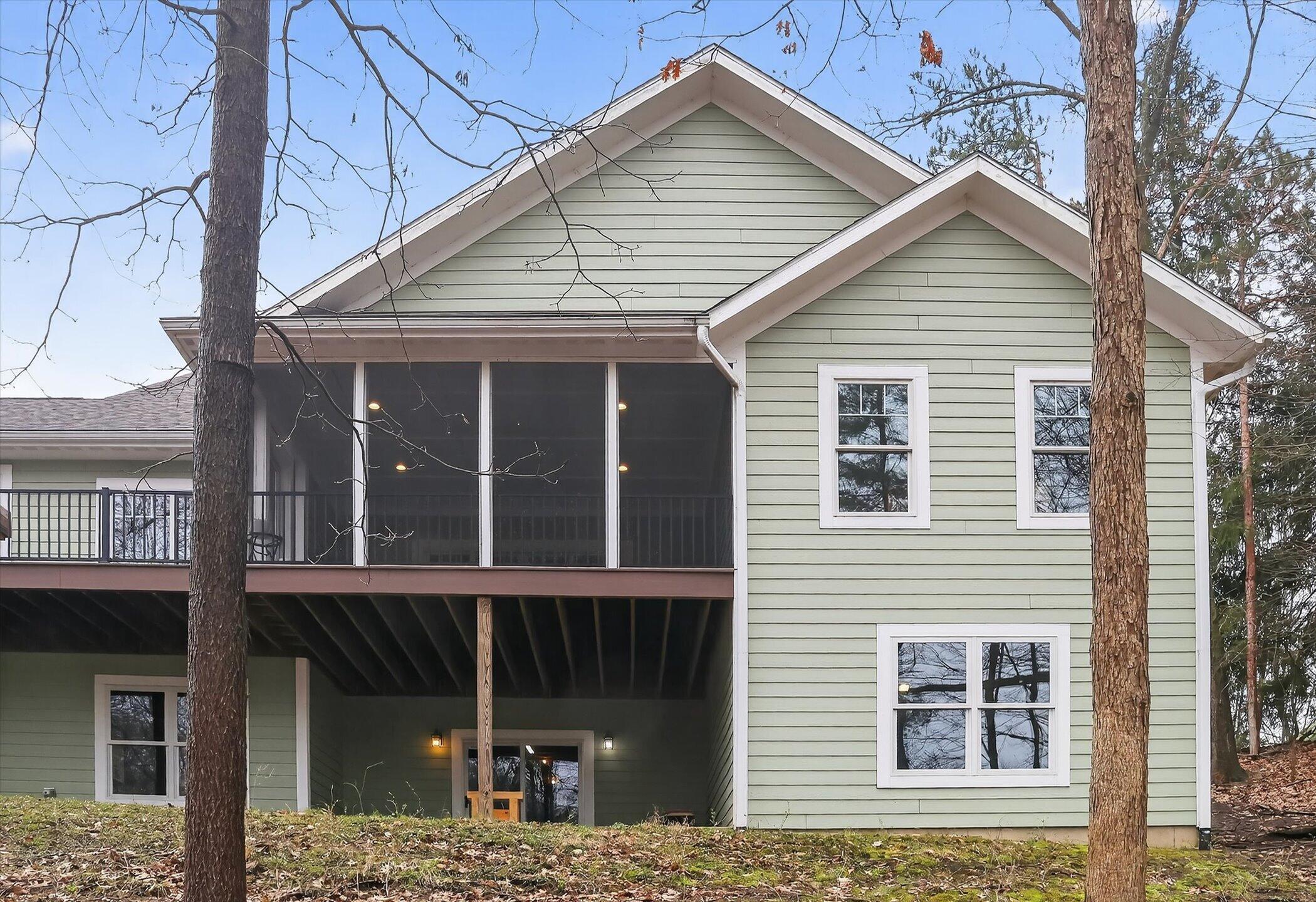 2214 Shelter Pointe Drive Kalamazoo MI 49008