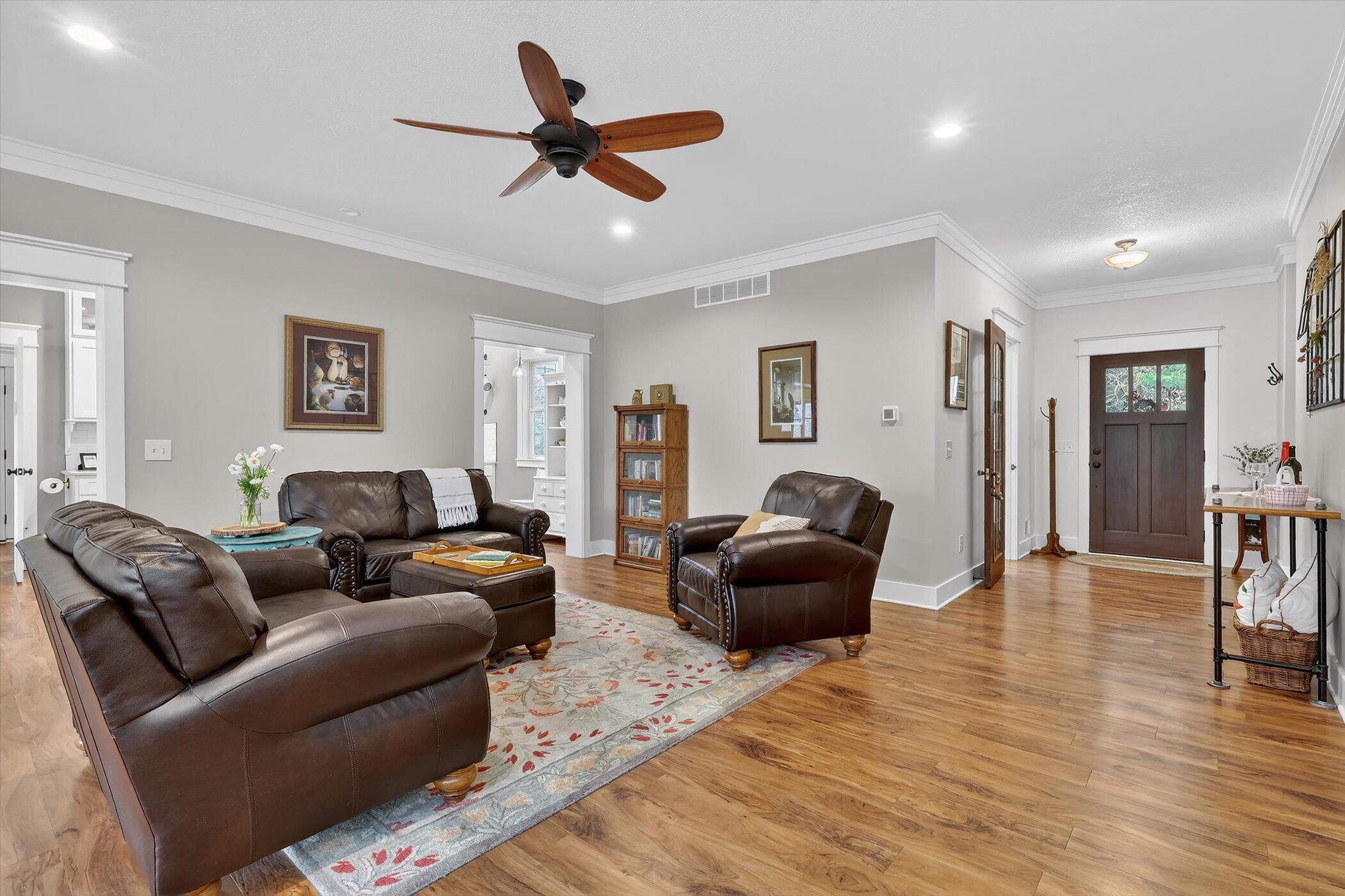 2214 Shelter Pointe Drive Kalamazoo MI 49008