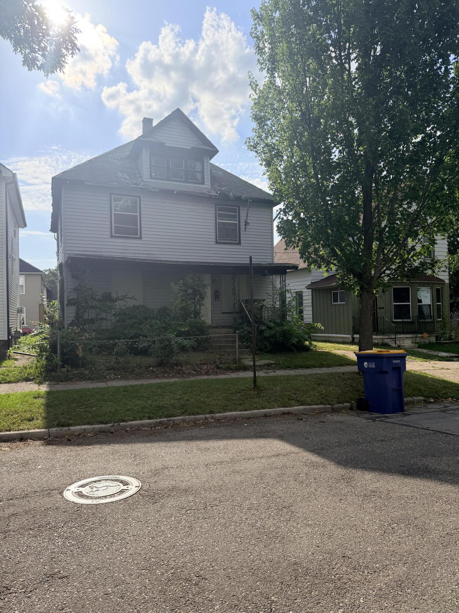 655 Dolbee Avenue SE Grand Rapids MI 49506