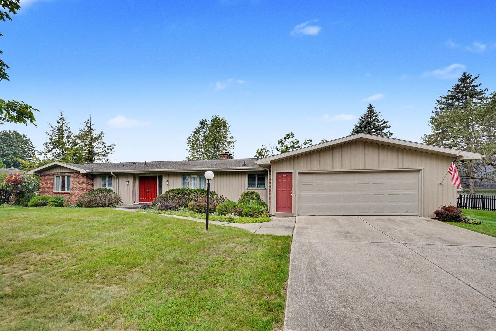 4216 Lake Forest Kalamazoo MI 49008