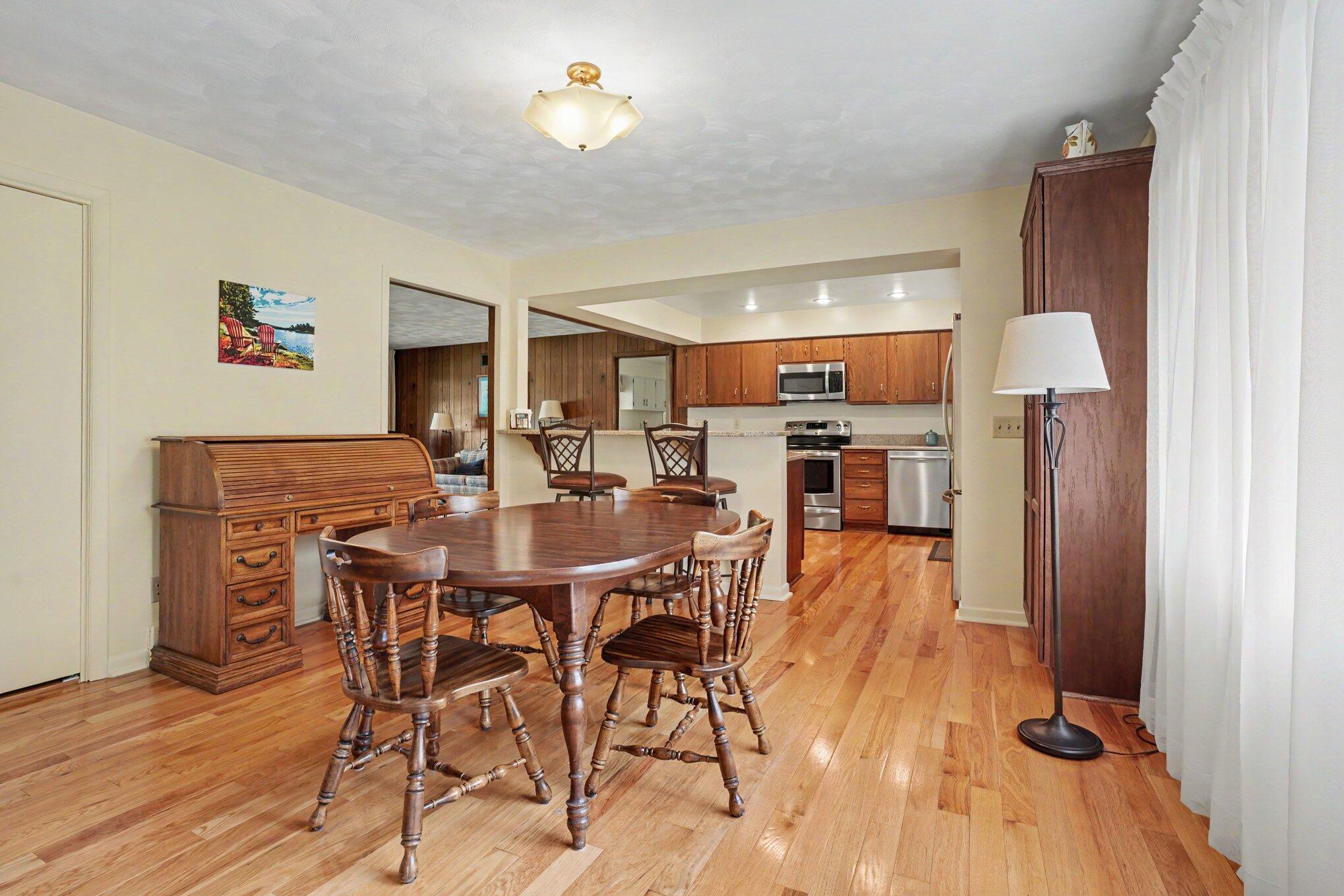 4216 Lake Forest Kalamazoo MI 49008