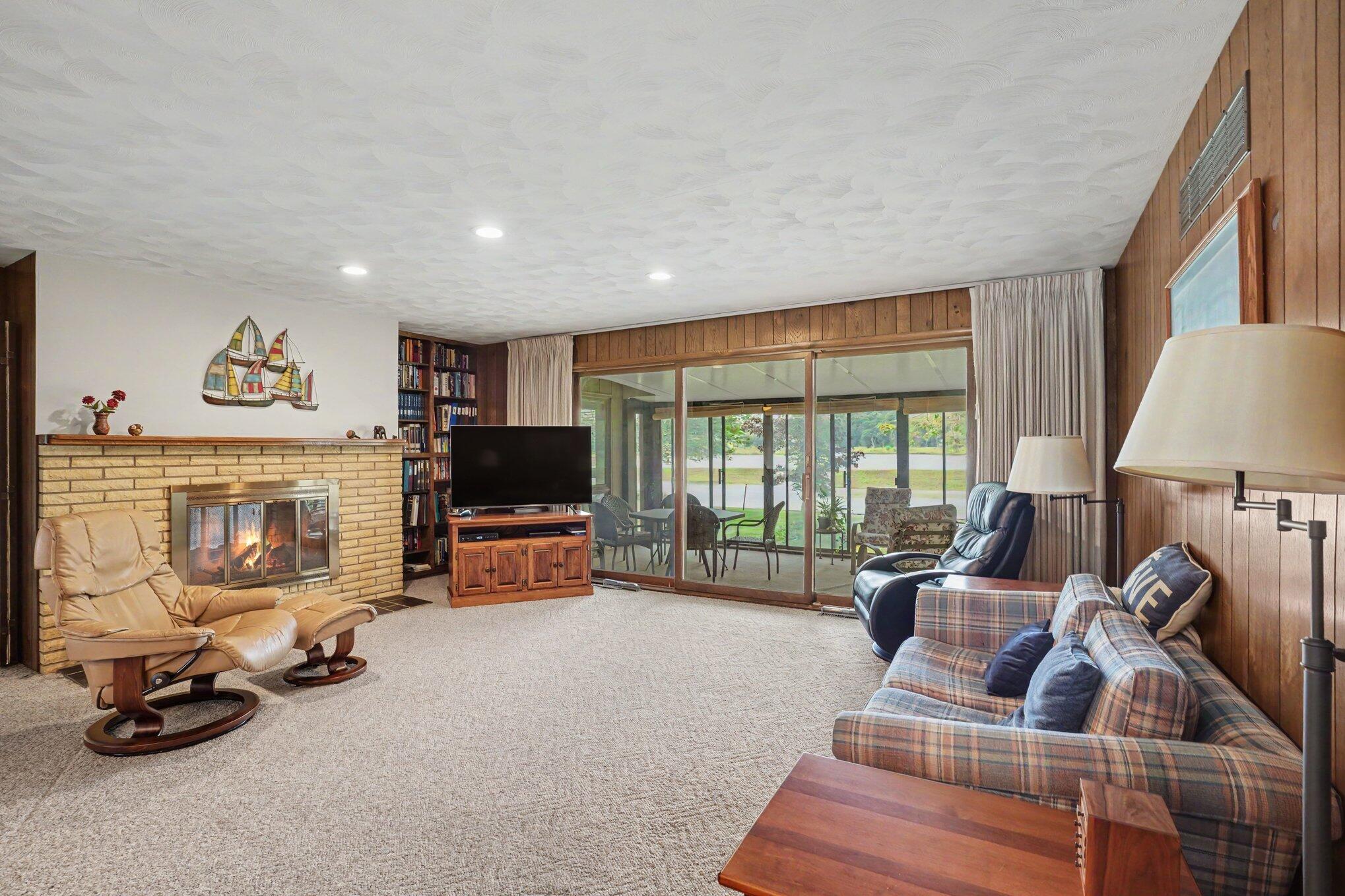 4216 Lake Forest Kalamazoo MI 49008