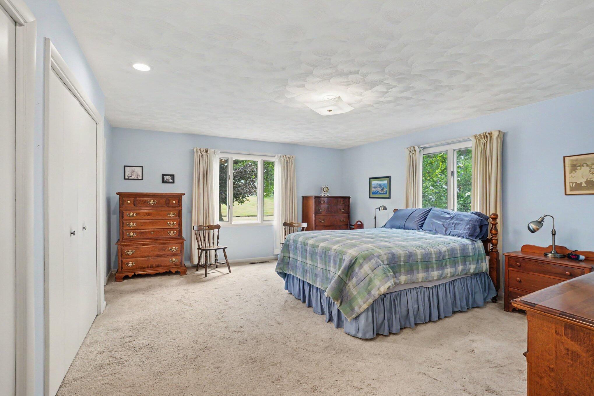 4216 Lake Forest Kalamazoo MI 49008