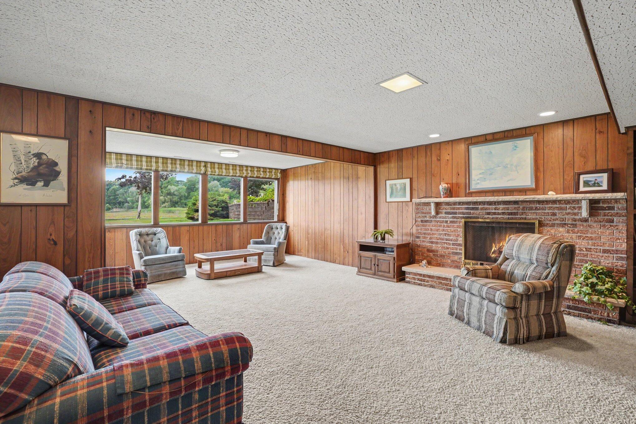4216 Lake Forest Kalamazoo MI 49008