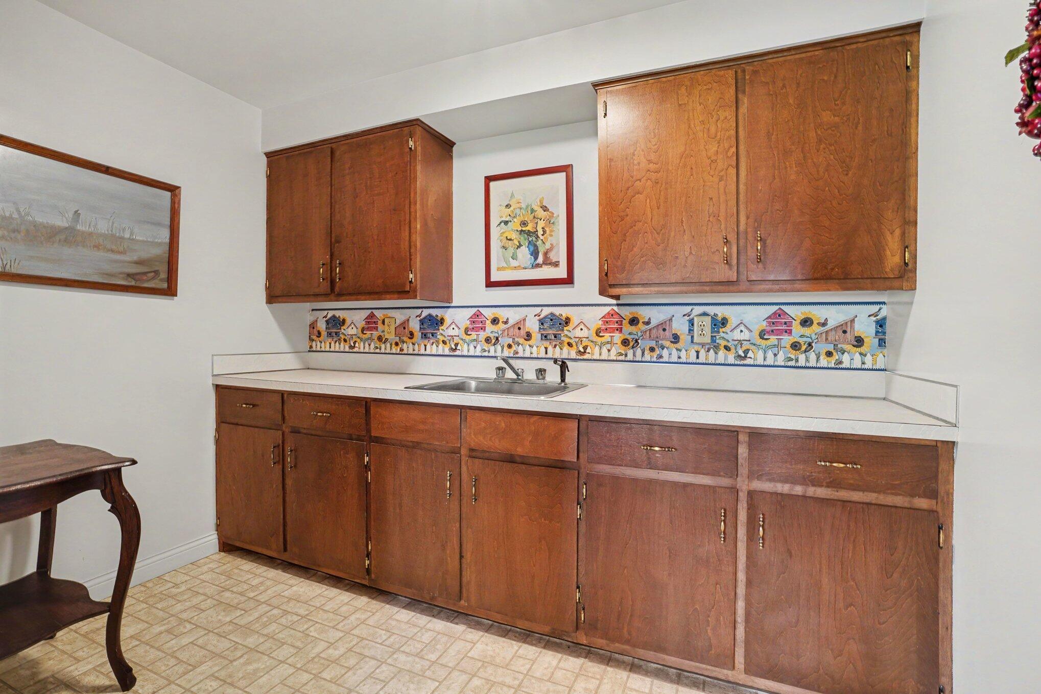 4216 Lake Forest Kalamazoo MI 49008