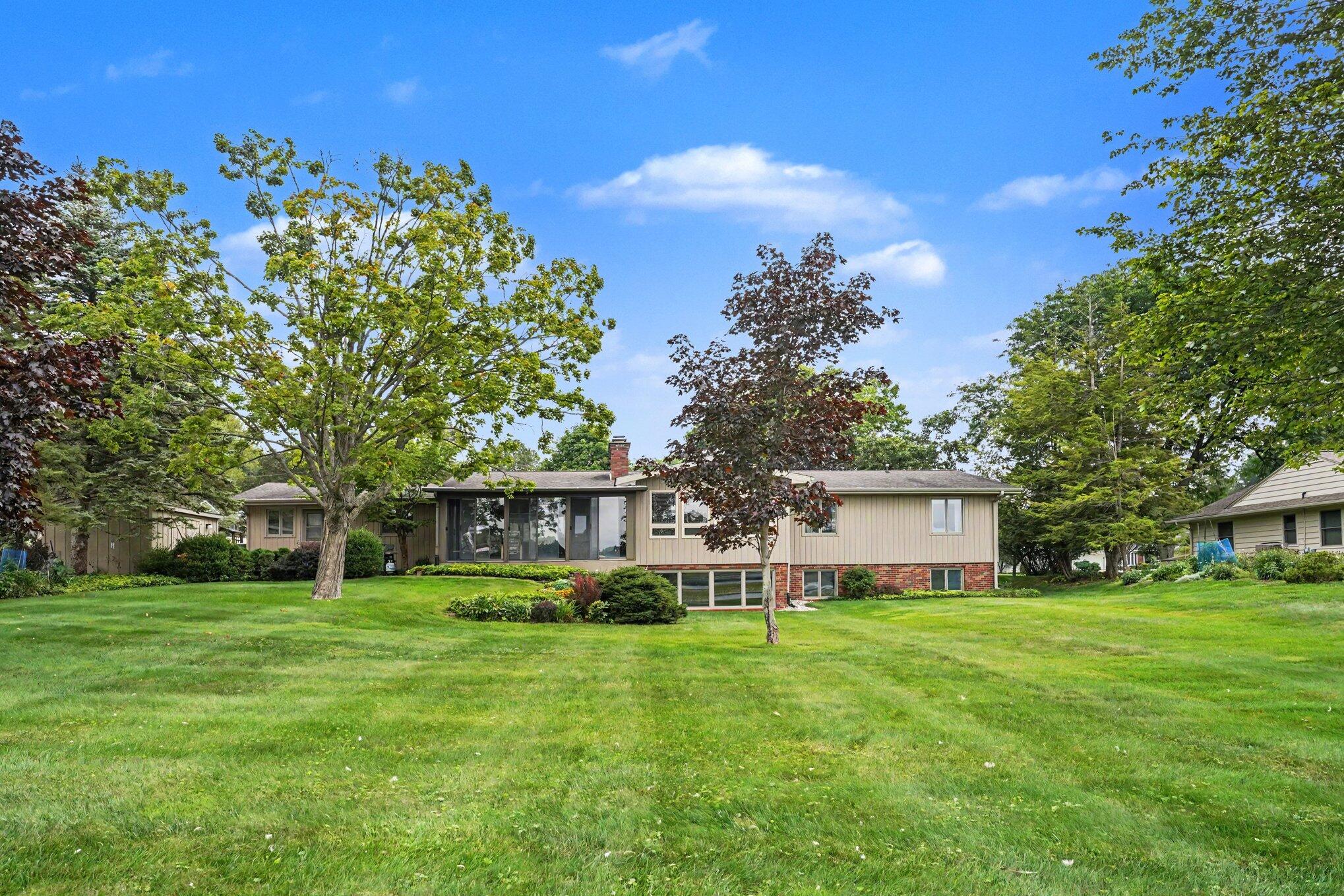 4216 Lake Forest Kalamazoo MI 49008