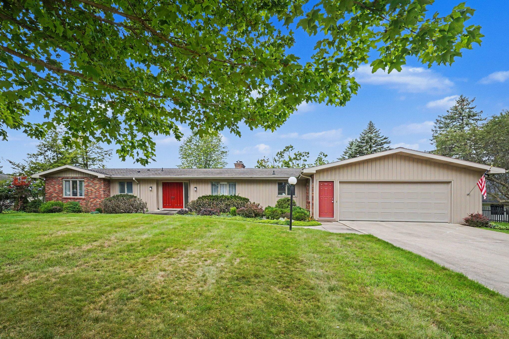 4216 Lake Forest Kalamazoo MI 49008