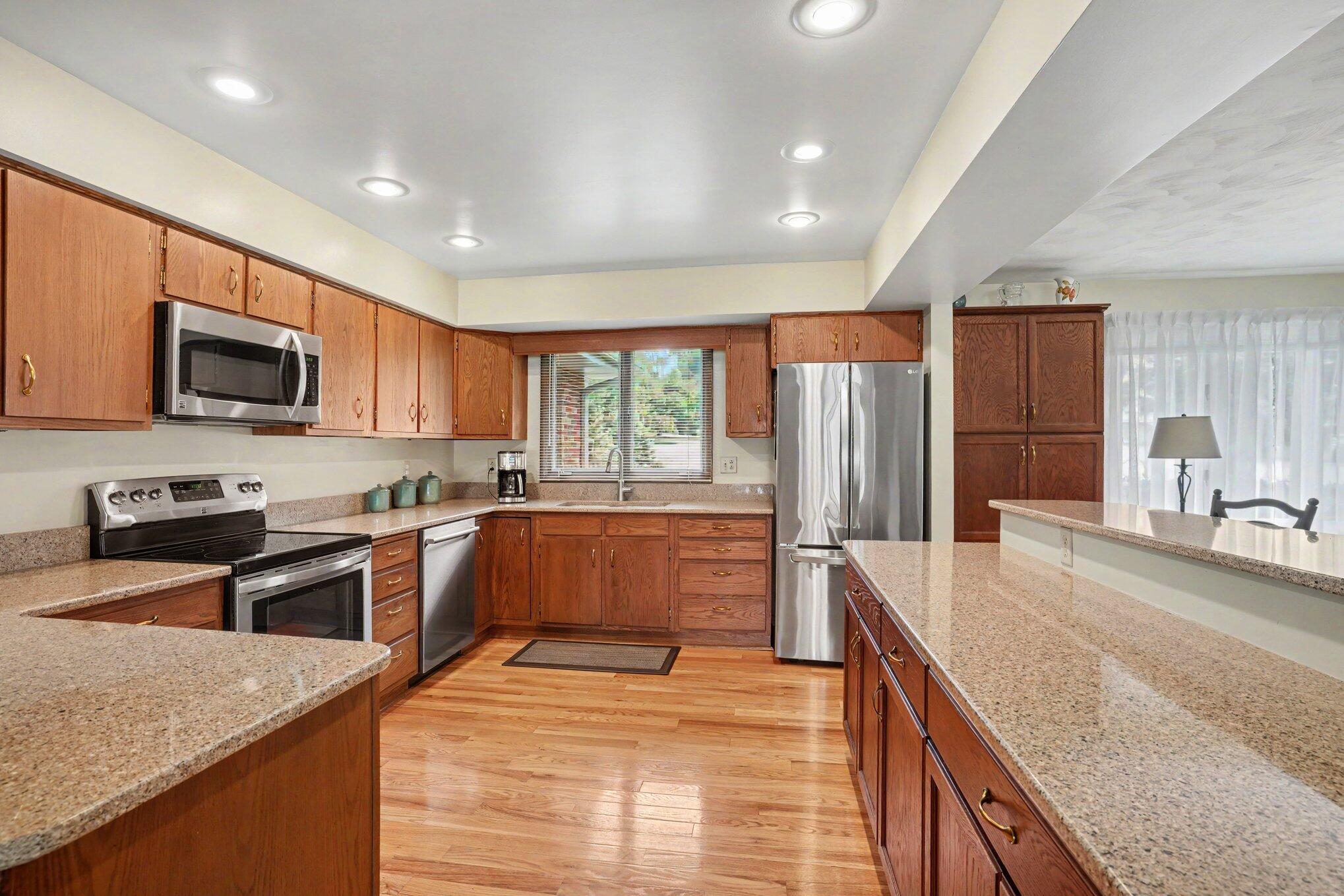 4216 Lake Forest Kalamazoo MI 49008