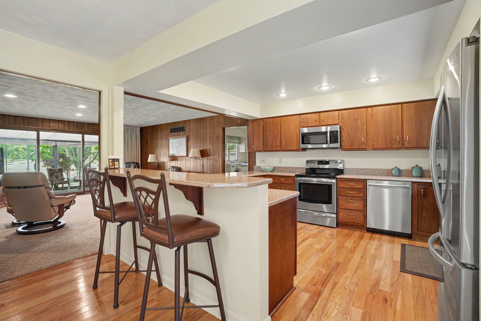 4216 Lake Forest Kalamazoo MI 49008