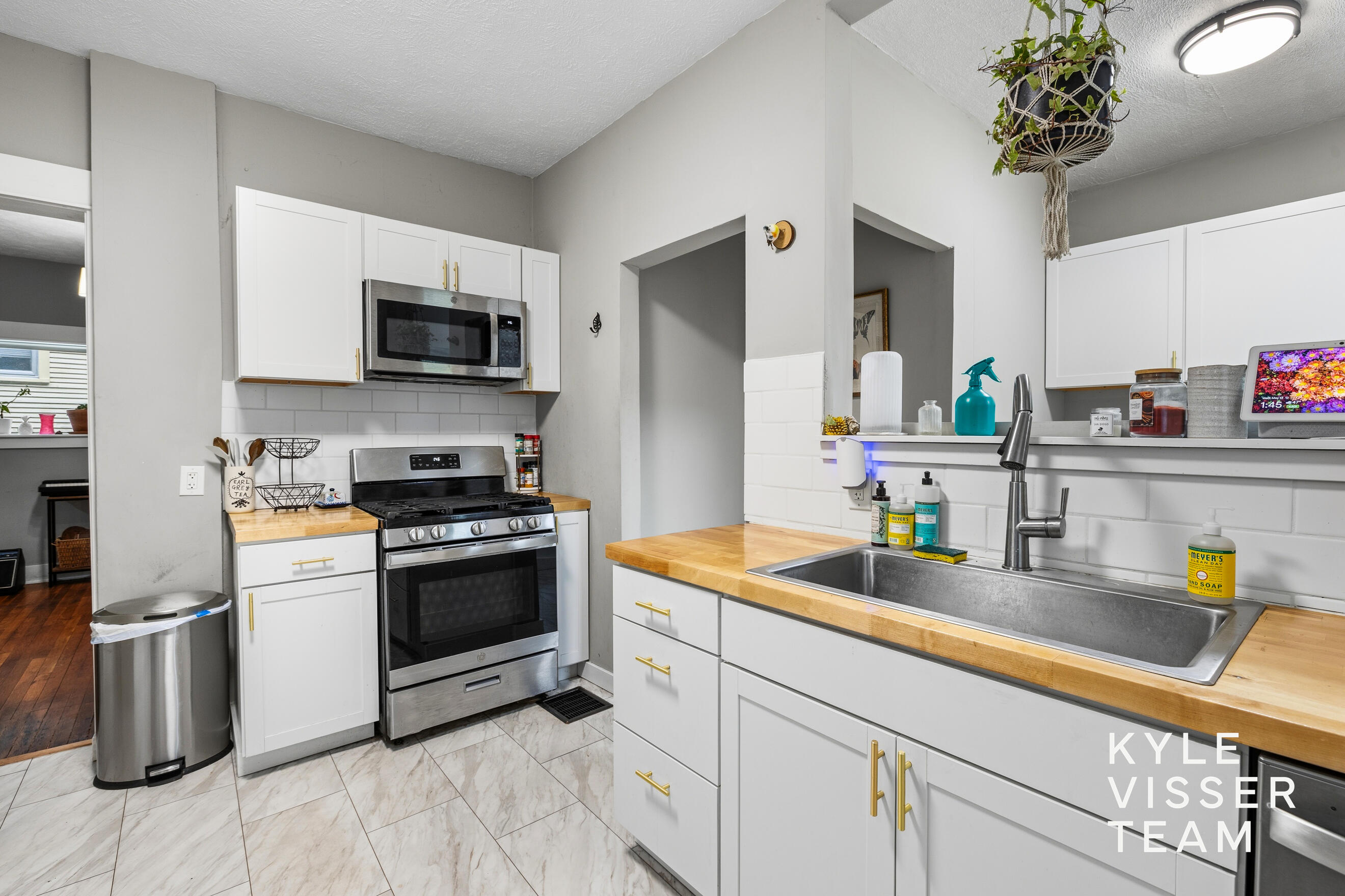 1240 Bemis Street SE Grand Rapids MI 49506