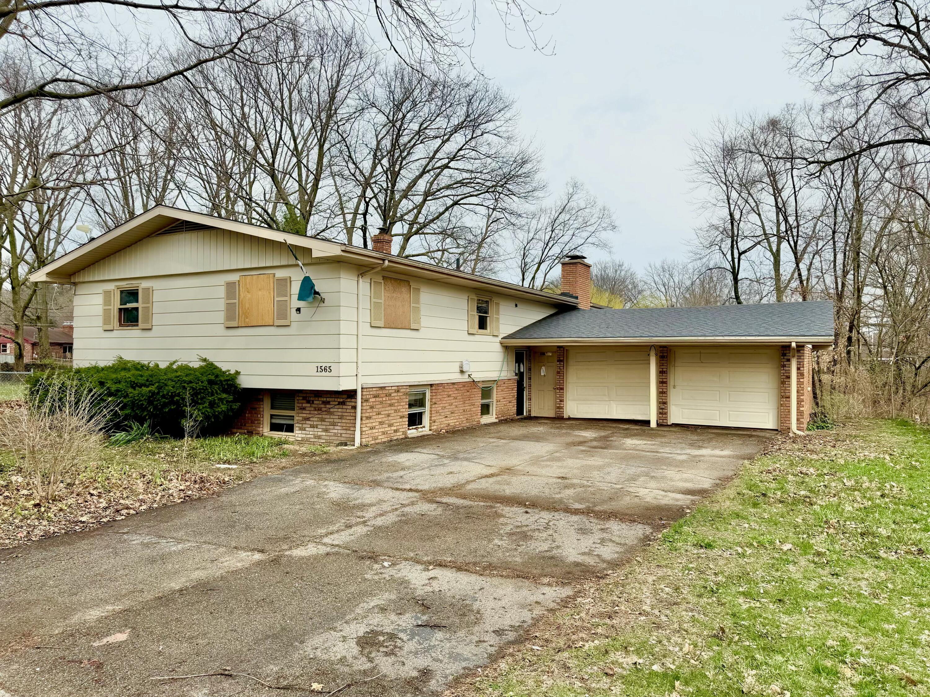 1565 N Teakwood Drive Stevensville MI 49127