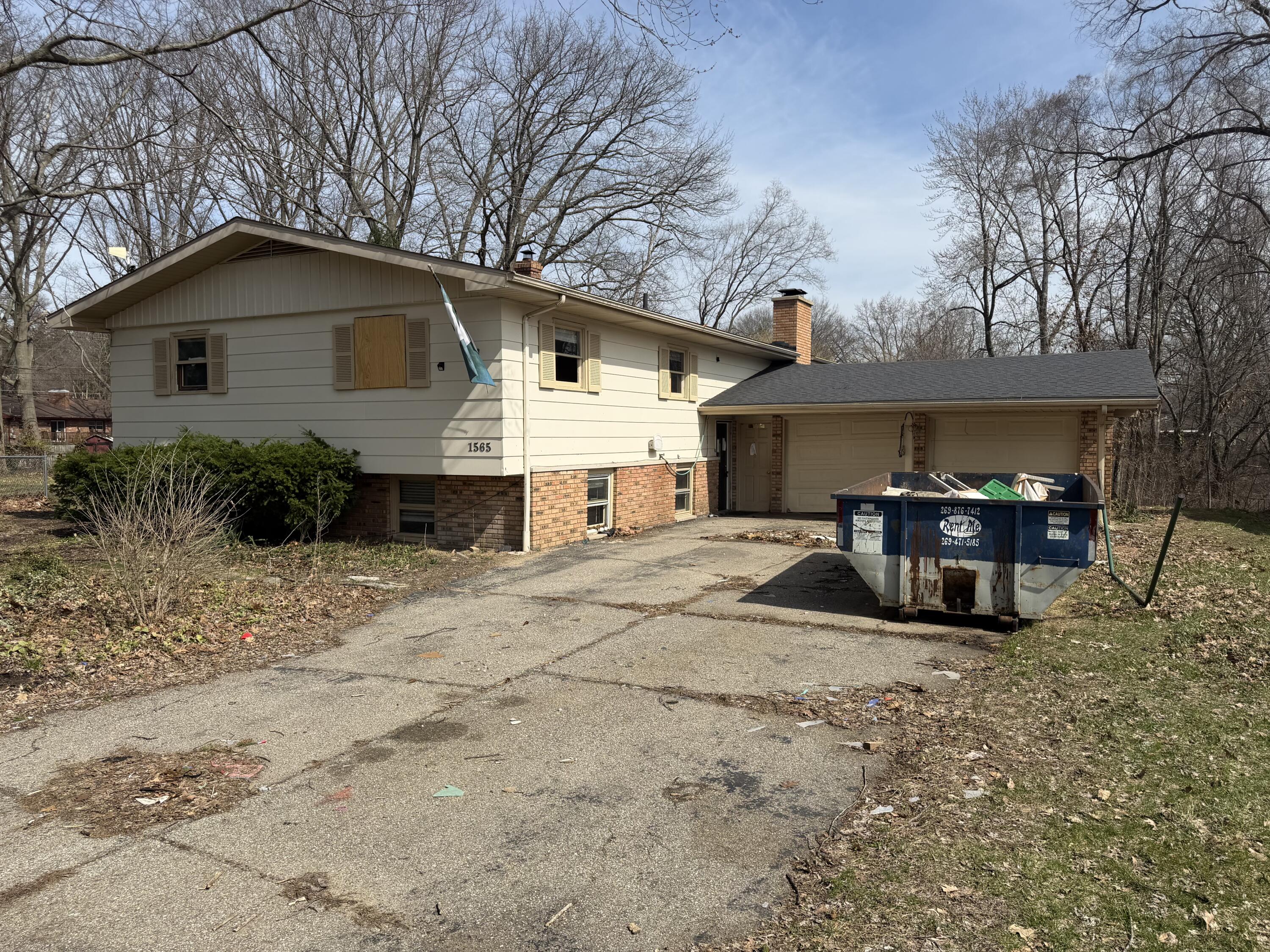 1565 N Teakwood Drive Stevensville MI 49127