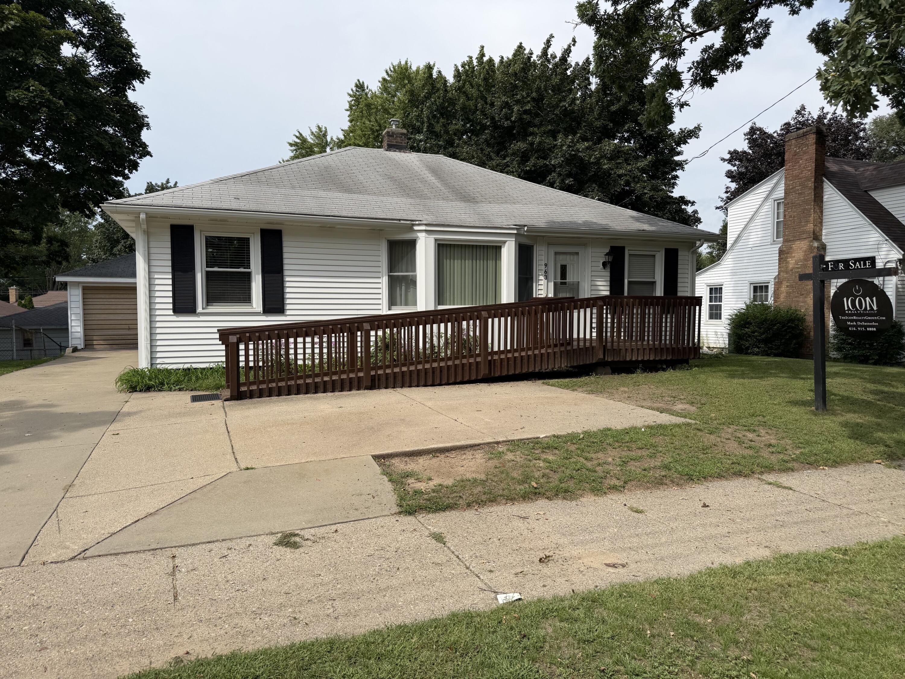 963 Covell Avenue NW Grand Rapids MI 49504