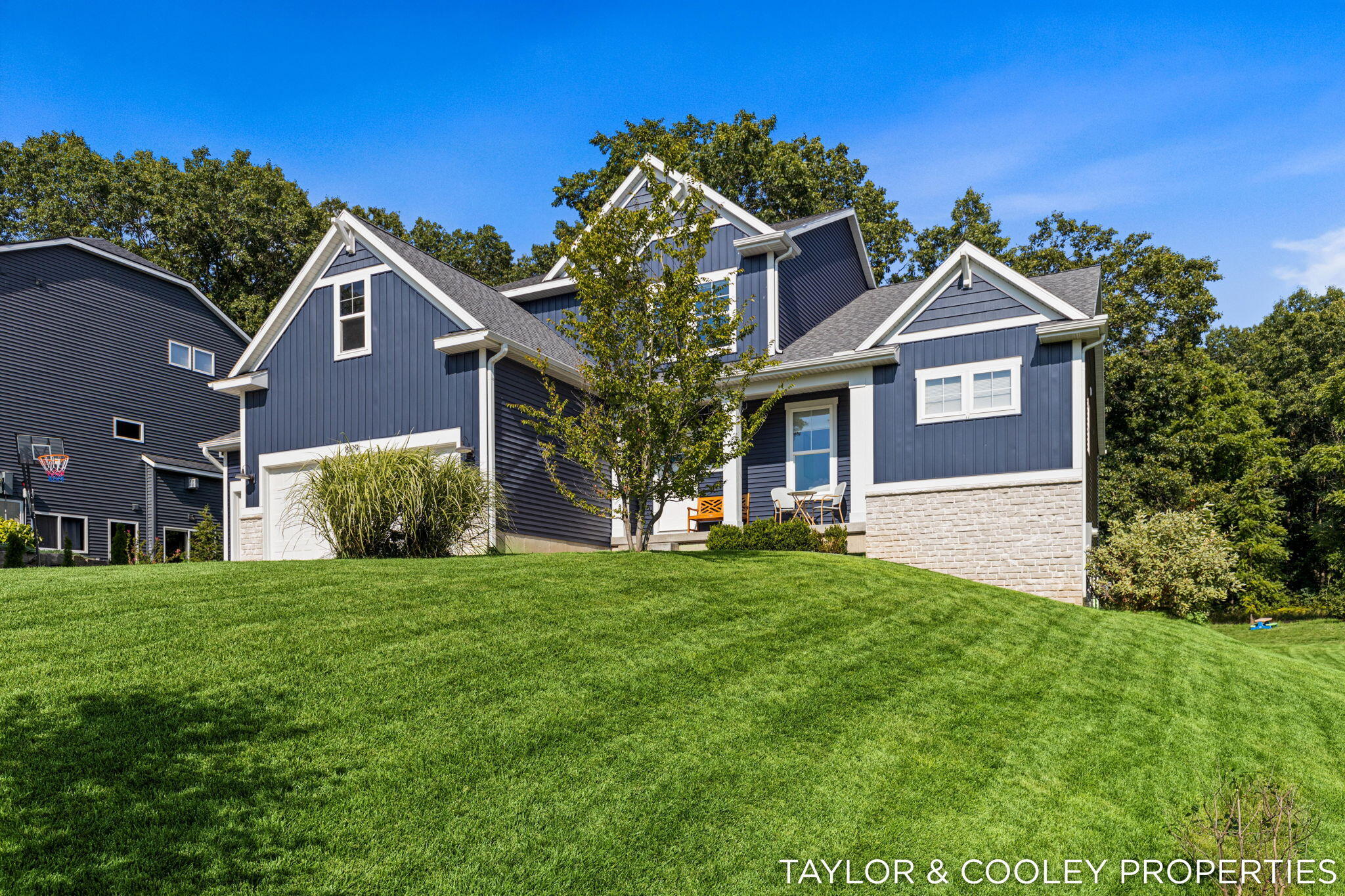 8129 Honeysuckle Hill Court SE Grand Rapids MI 49512