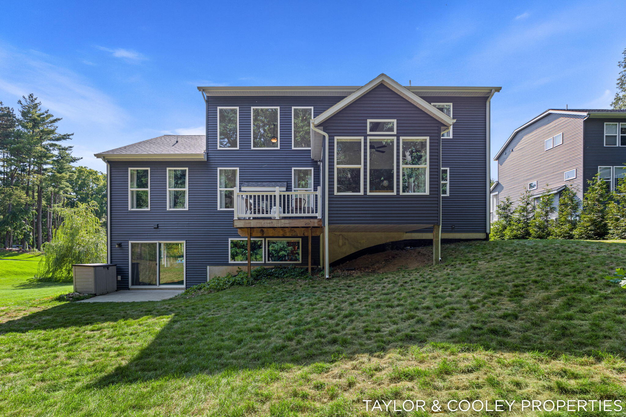 8129 Honeysuckle Hill Court SE Grand Rapids MI 49512