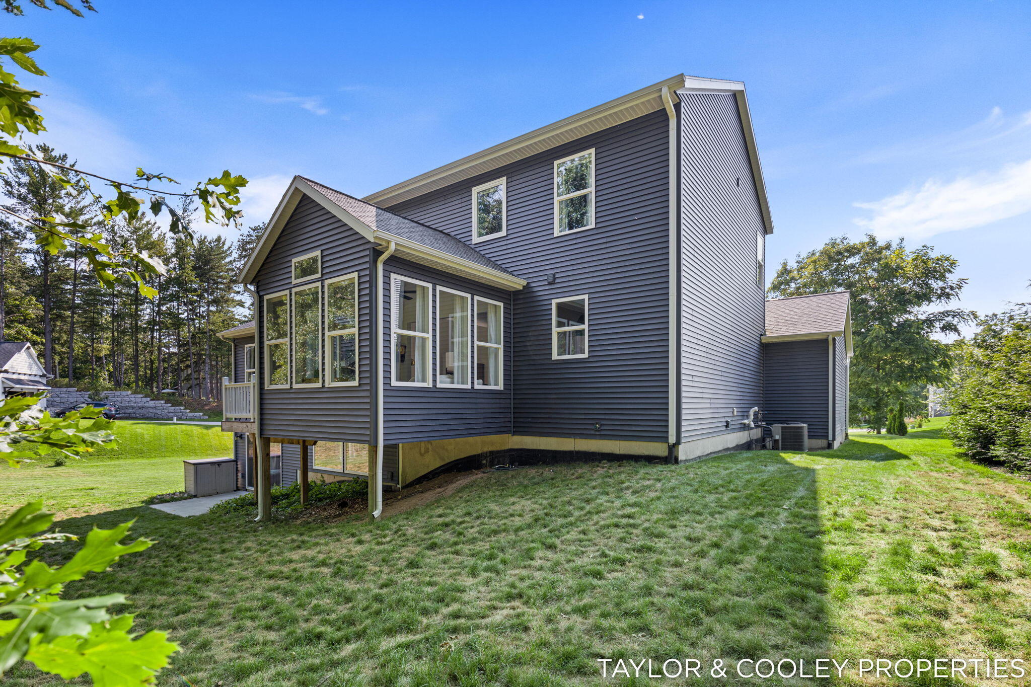 8129 Honeysuckle Hill Court SE Grand Rapids MI 49512