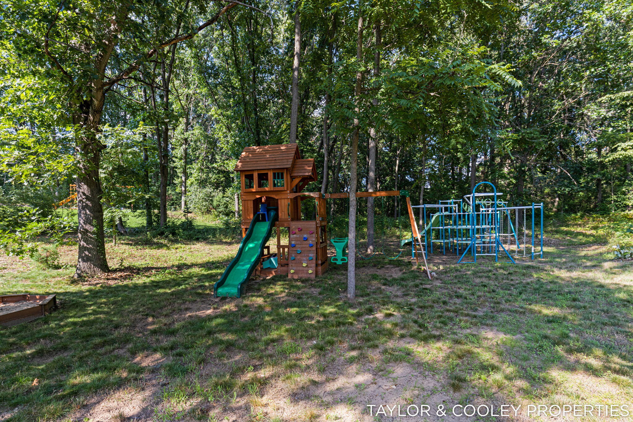 8129 Honeysuckle Hill Court SE Grand Rapids MI 49512