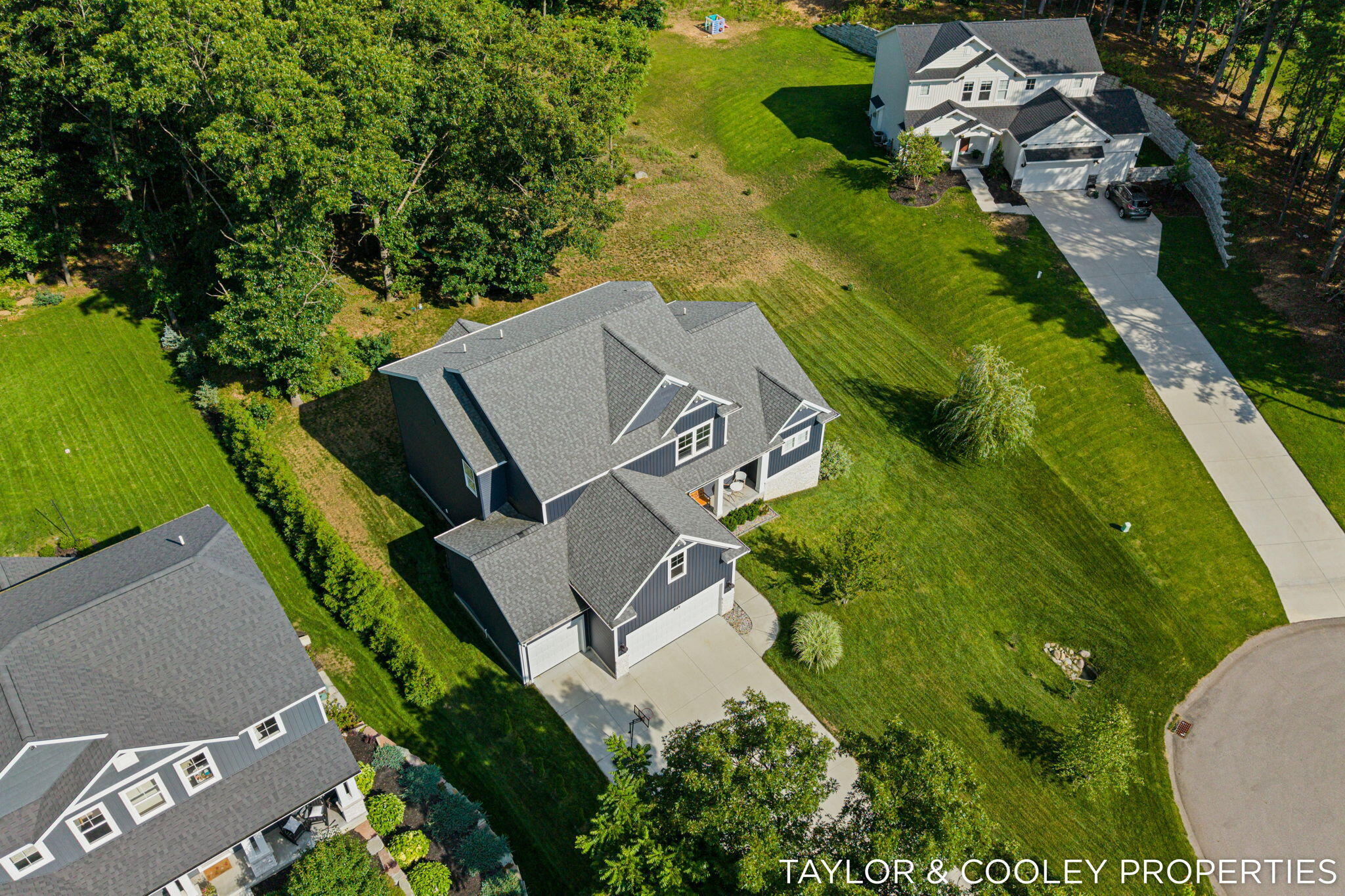 8129 Honeysuckle Hill Court SE Grand Rapids MI 49512