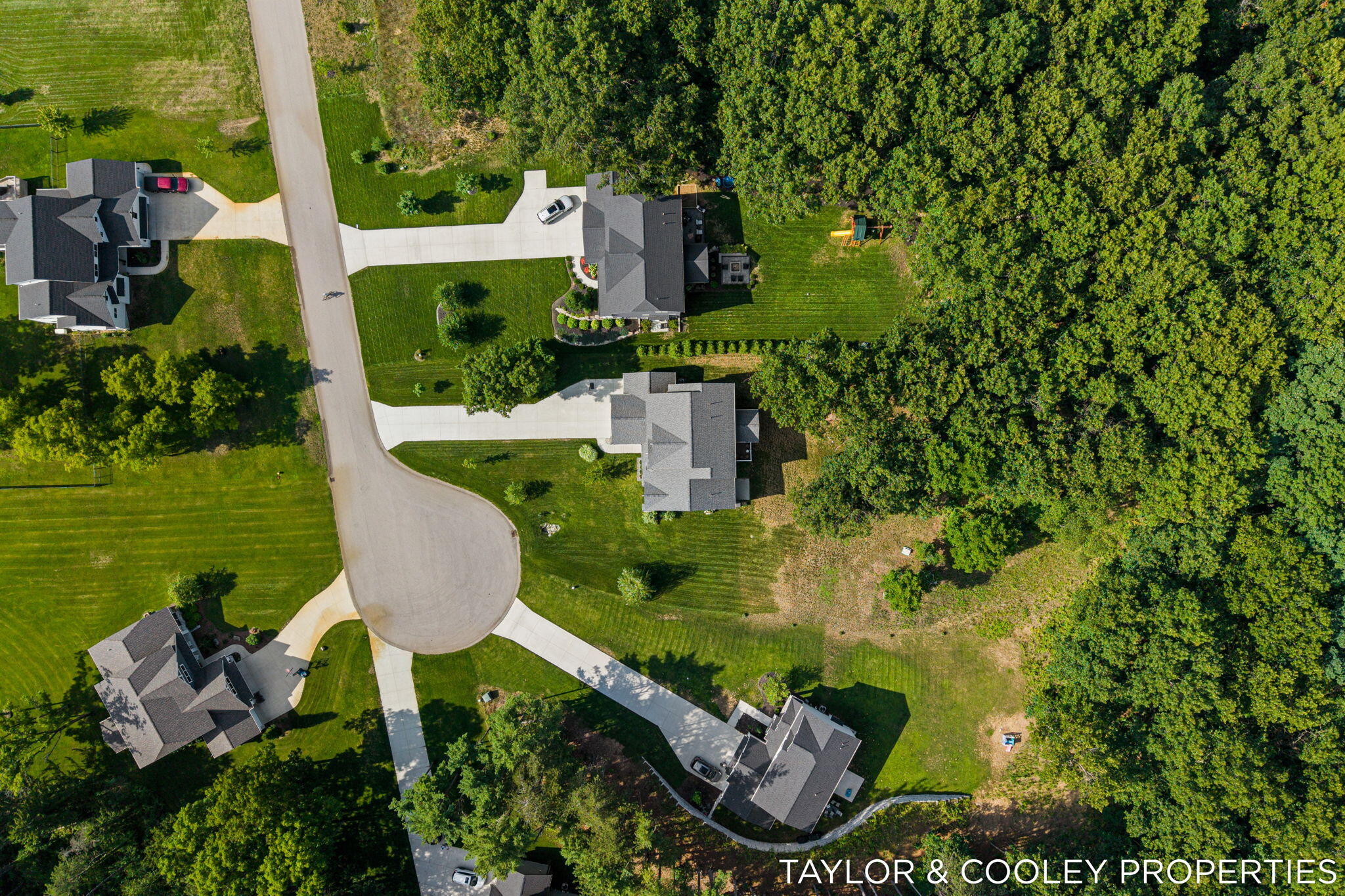 8129 Honeysuckle Hill Court SE Grand Rapids MI 49512