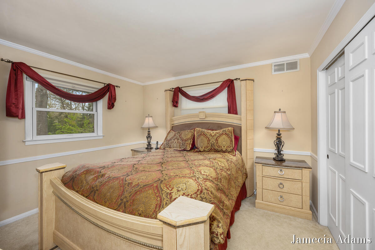 4726 Poinsettia Avenue SE Grand Rapids MI 49508