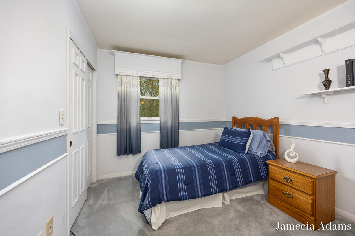 4726 Poinsettia Avenue SE Grand Rapids MI 49508