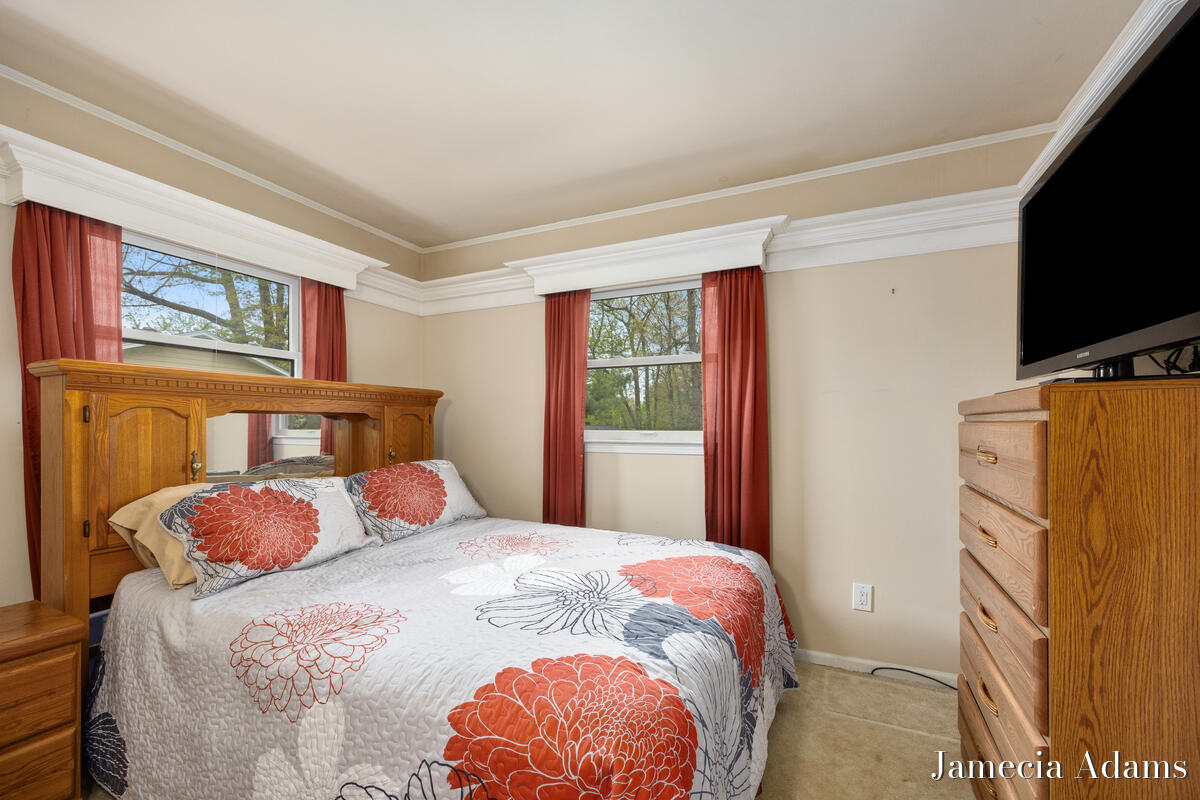 4726 Poinsettia Avenue SE Grand Rapids MI 49508