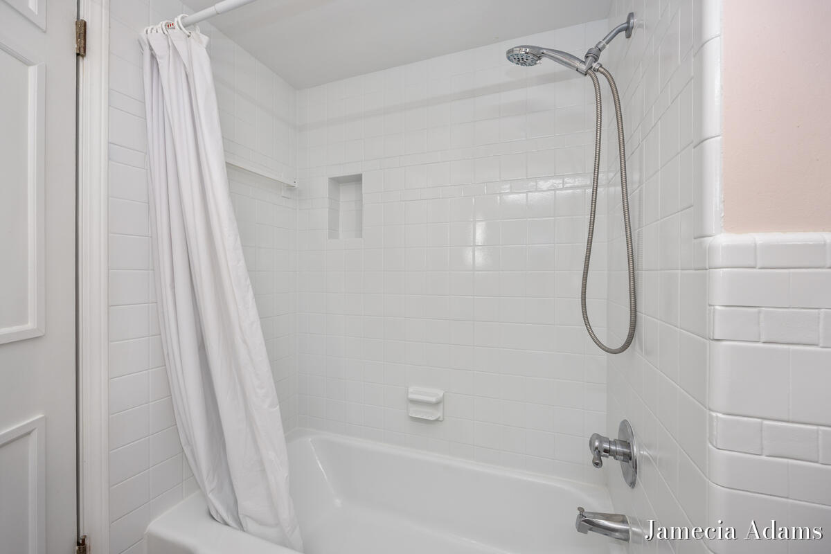 4726 Poinsettia Avenue SE Grand Rapids MI 49508