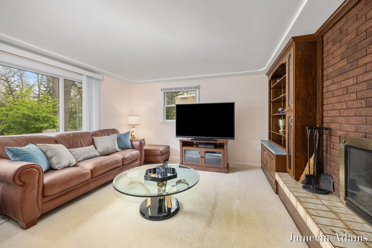 4726 Poinsettia Avenue SE Grand Rapids MI 49508