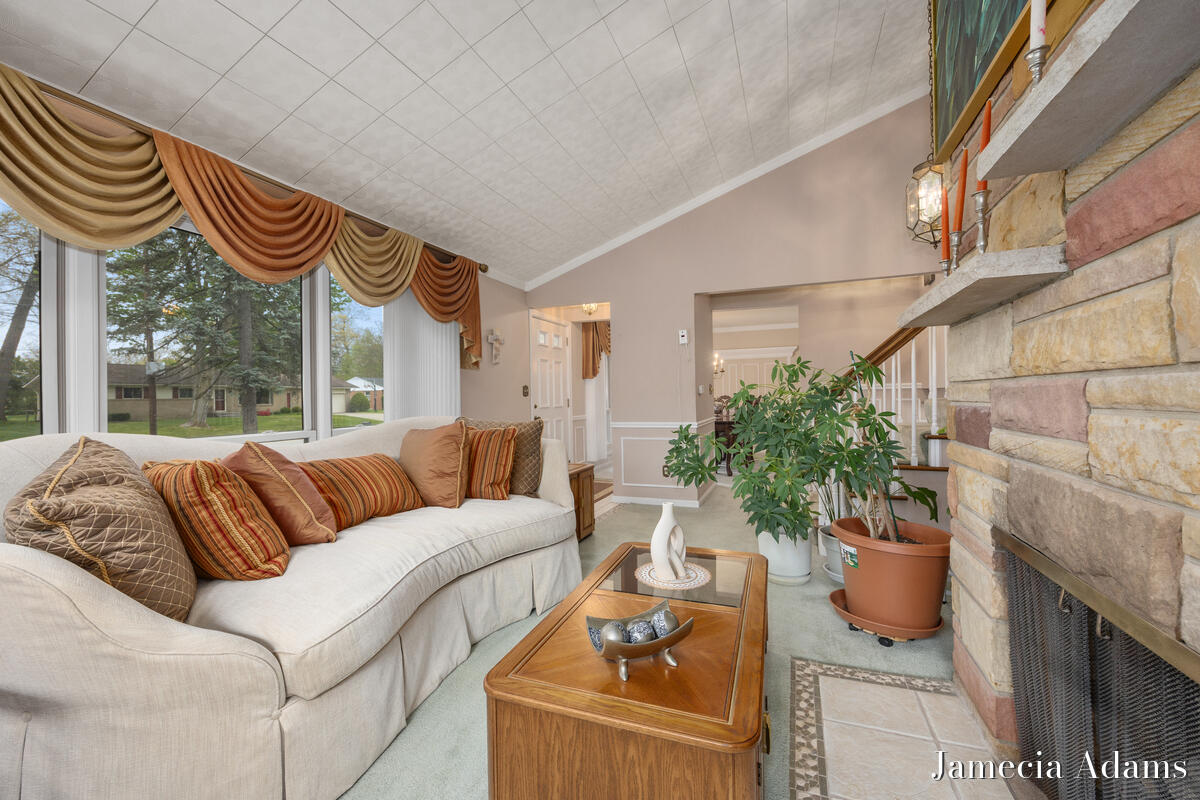 4726 Poinsettia Avenue SE Grand Rapids MI 49508